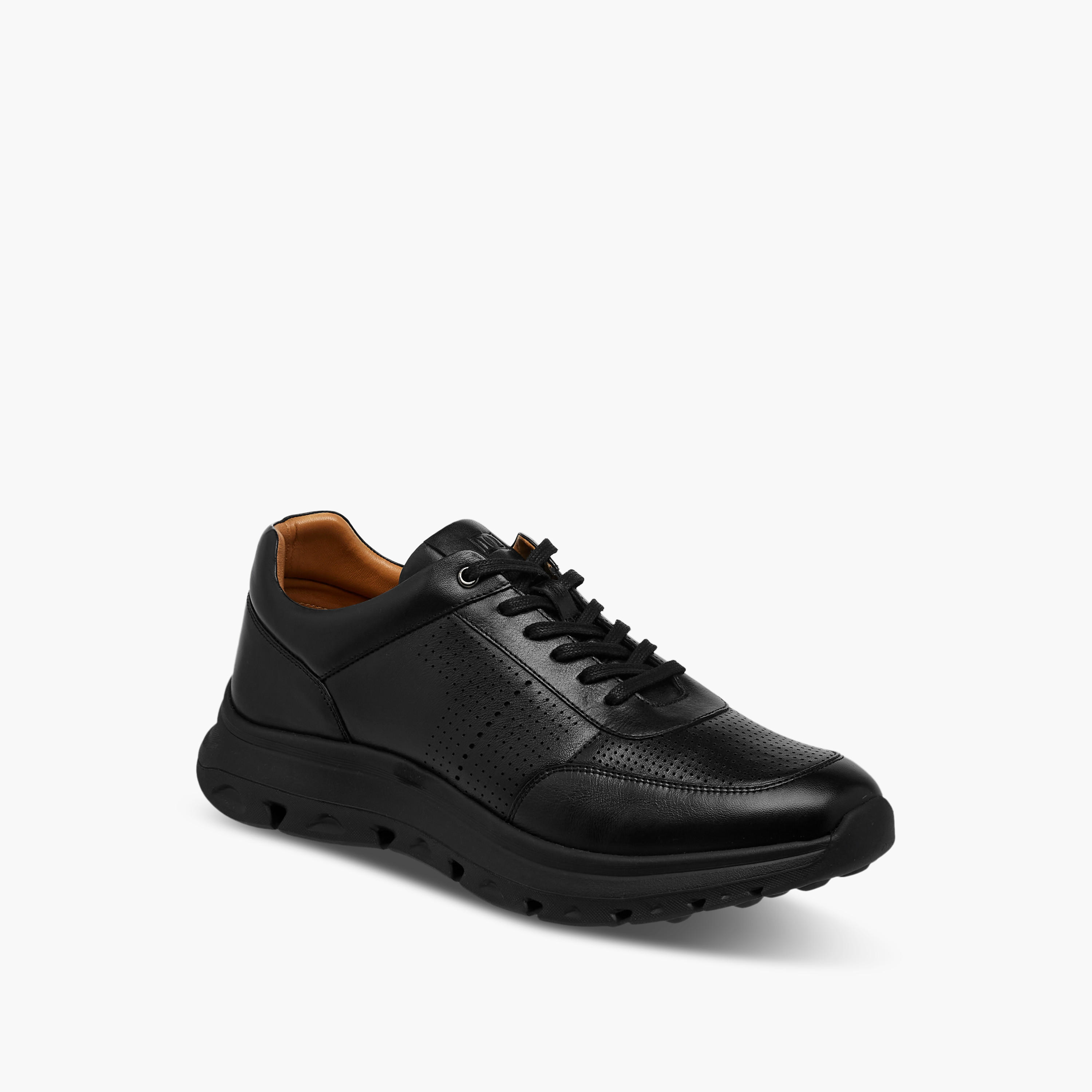 حذاء سنيكرز جلد مثقّب برباط للرجال من دوتشيني-men-shoes-sneakers-image-2