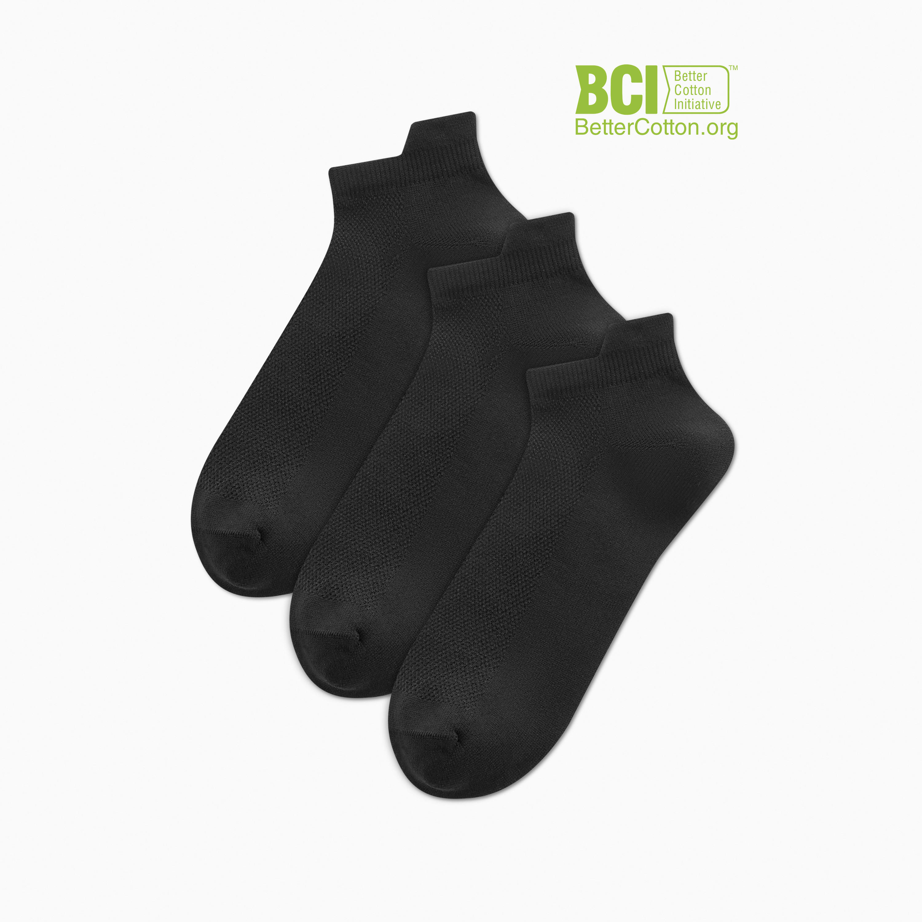 طقم جوارب رياضية 3 أزواج بطول الكاحل وطبعات من داش-men-socks-image-1
