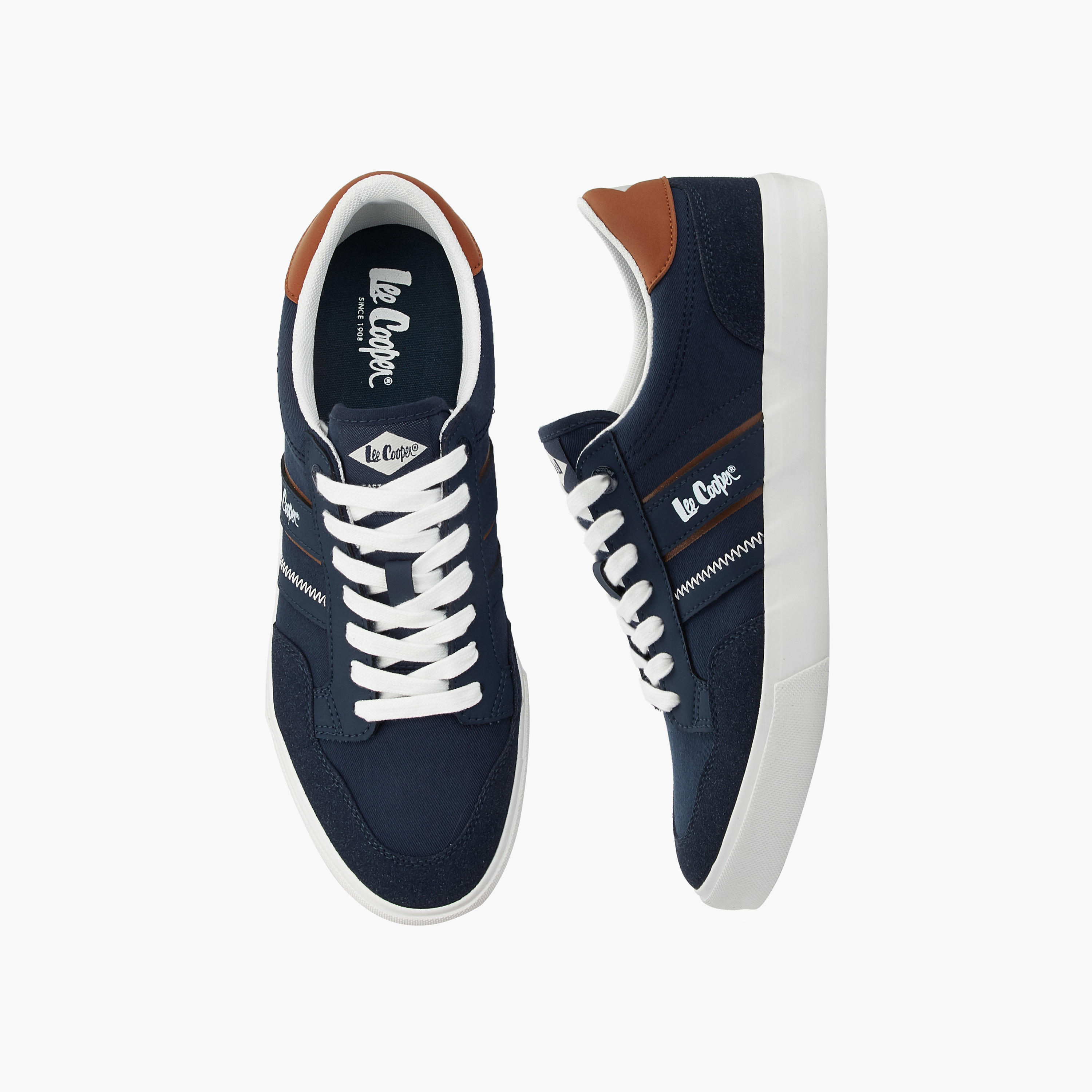 حذاء سنيكرز بطول الكاحل ورباط إغلاق للرجال من لي كوبر-men-shoes-sneakers-image-1