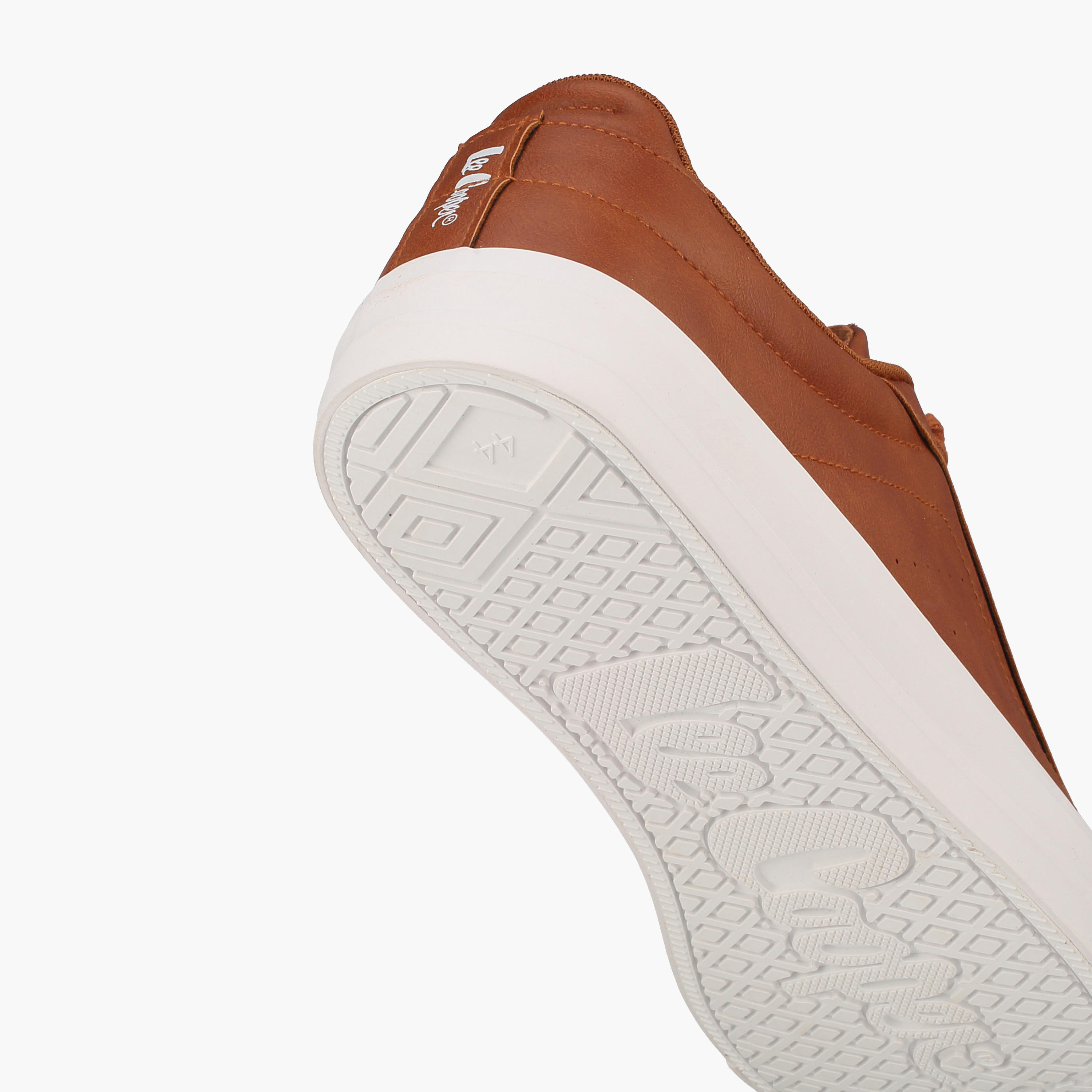 حذاء سنيكرز بطول الكاحل ورباط إغلاق للرجال من لي كوبر-men-shoes-sneakers-image-5