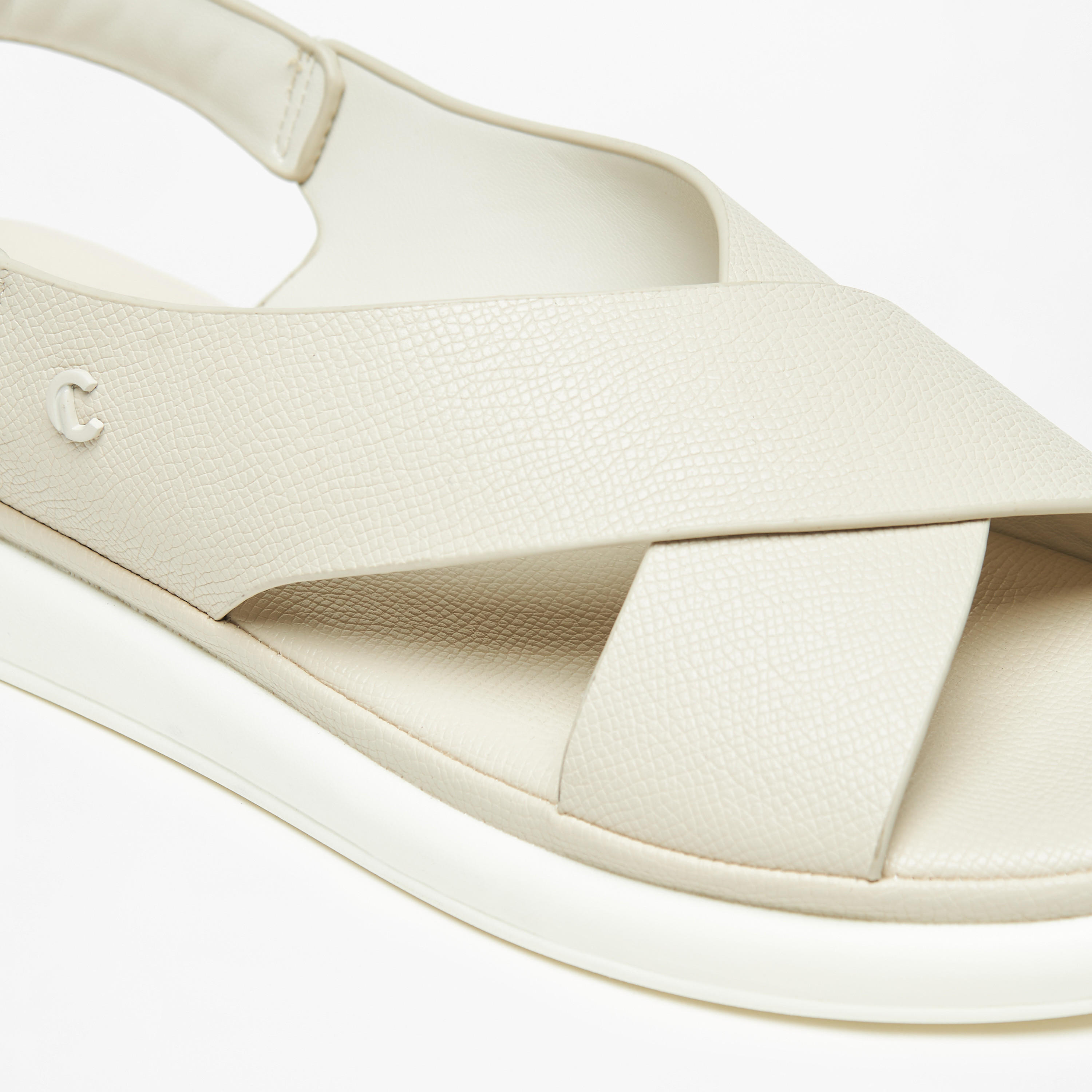 صندل مريح بارز الملمس بشريط إغلاق للنساء من لو كونفورت-women-shoes-flats-sandals-image-5