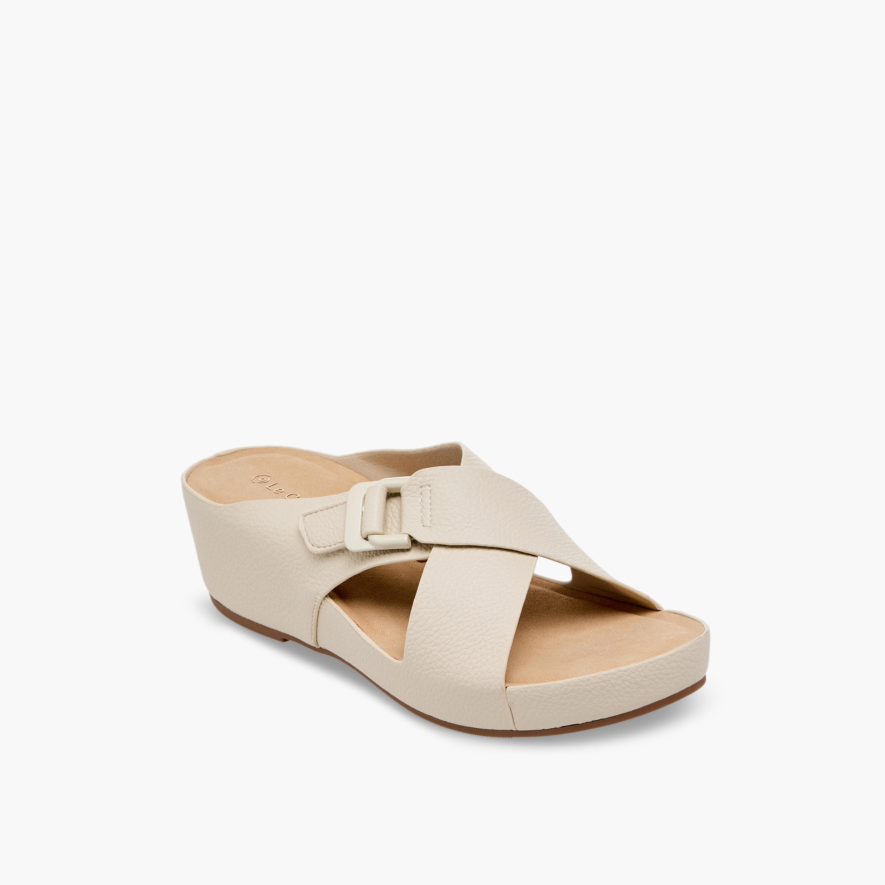 صندل بارز الملمس بكعب ويدج وأحزمة متقاطعة للنساء من لو كونفورت-women-shoes-sandals-heeled-image-2