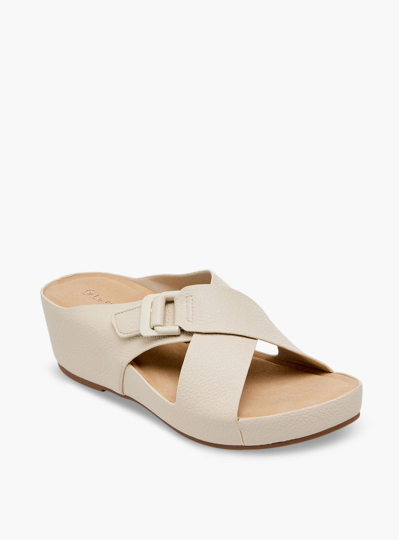 صندل بارز الملمس بكعب ويدج وأحزمة متقاطعة للنساء من لو كونفورت-women-shoes-sandals-heeled-image-2