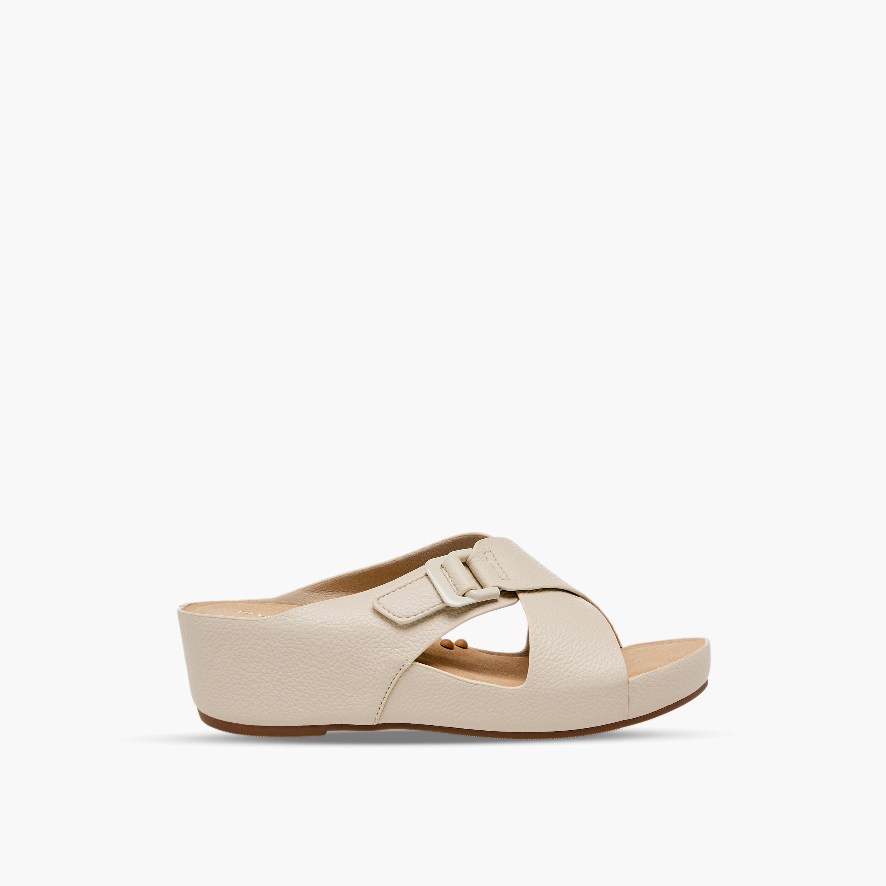 صندل بارز الملمس بكعب ويدج وأحزمة متقاطعة للنساء من لو كونفورت-women-shoes-sandals-heeled-image-3