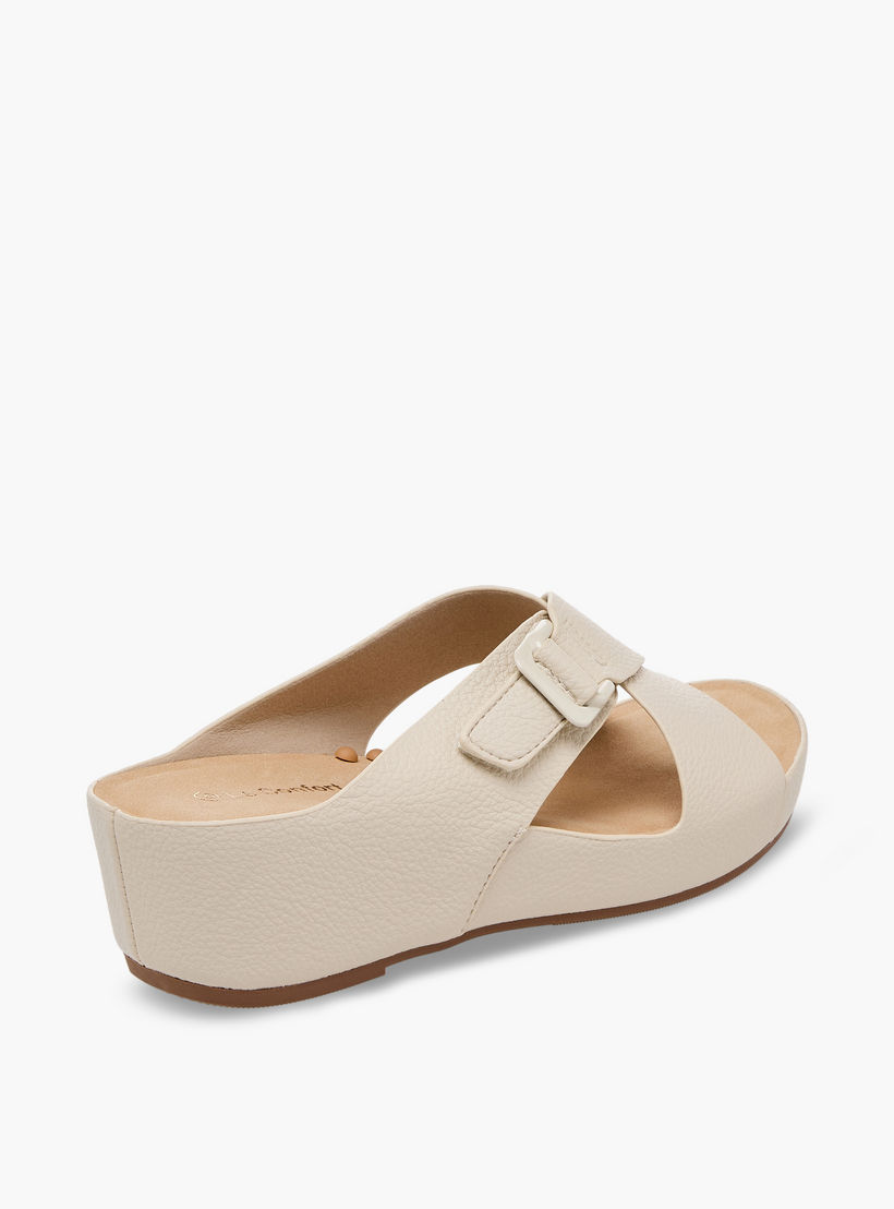 صندل بارز الملمس بكعب ويدج وأحزمة متقاطعة للنساء من لو كونفورت-women-shoes-sandals-heeled-image-6