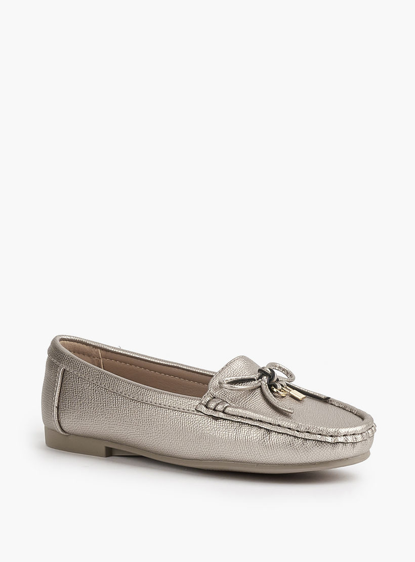 Le Confort Textured Slip-On Loafers with Bow Detail-women-shoes-loafersandmoccasins-image-3