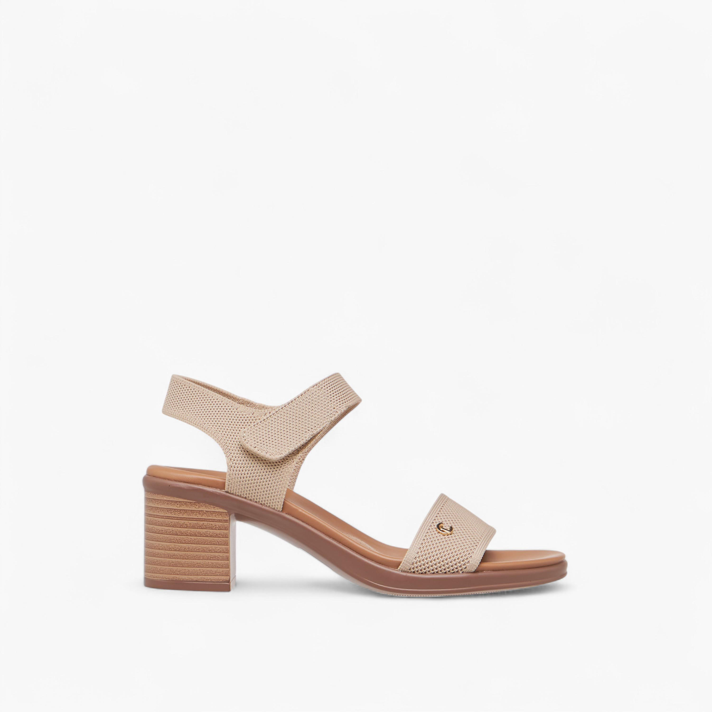 صندل بارز الملمس بشبكة فلاينت وكعب سميك من لو كونفورت-women-shoes-sandals-heeled-image-3