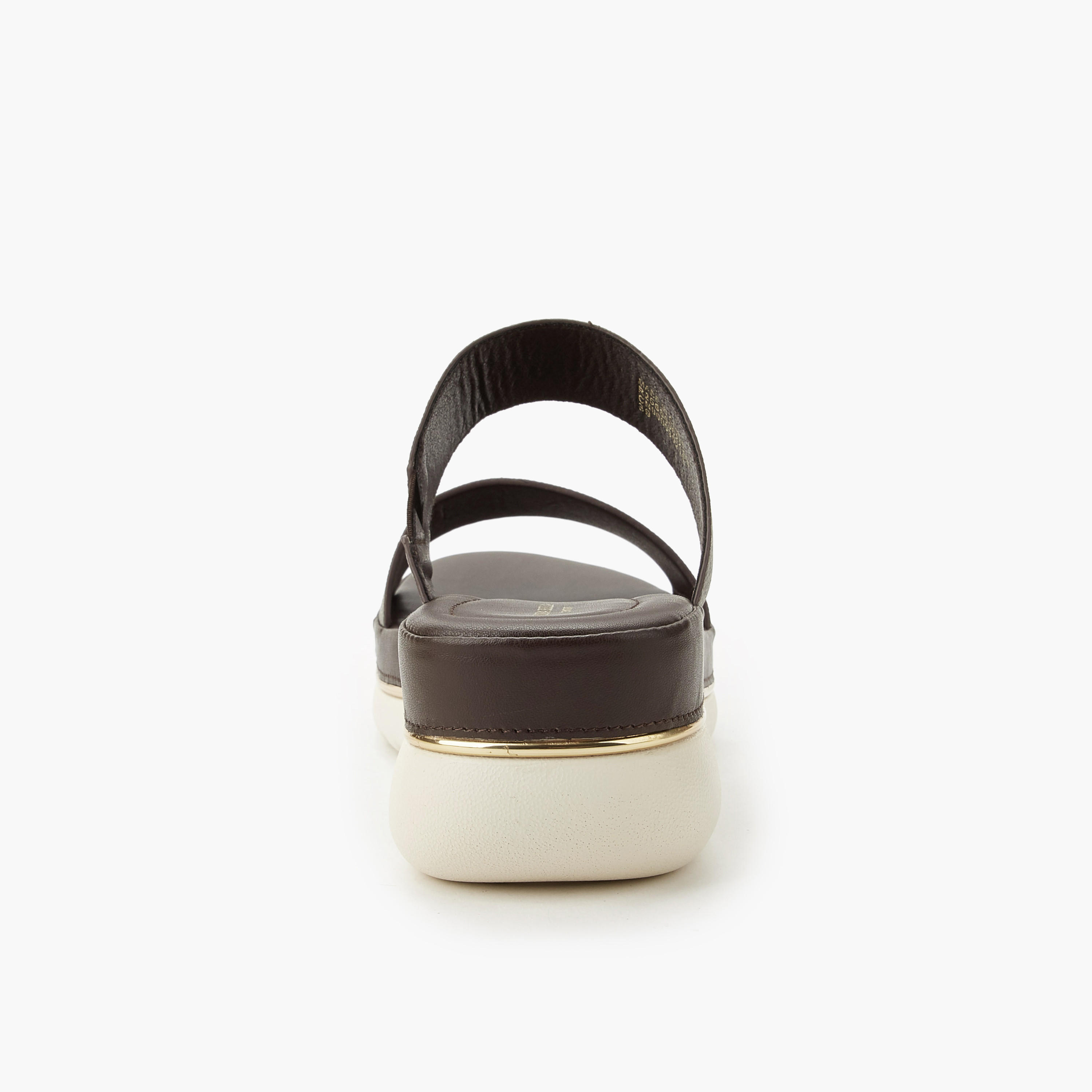 صندل بكعب عريض وطبعات مونوجرام للنساء من فلورا بيلا-women-shoes-flats-sandals-image-5