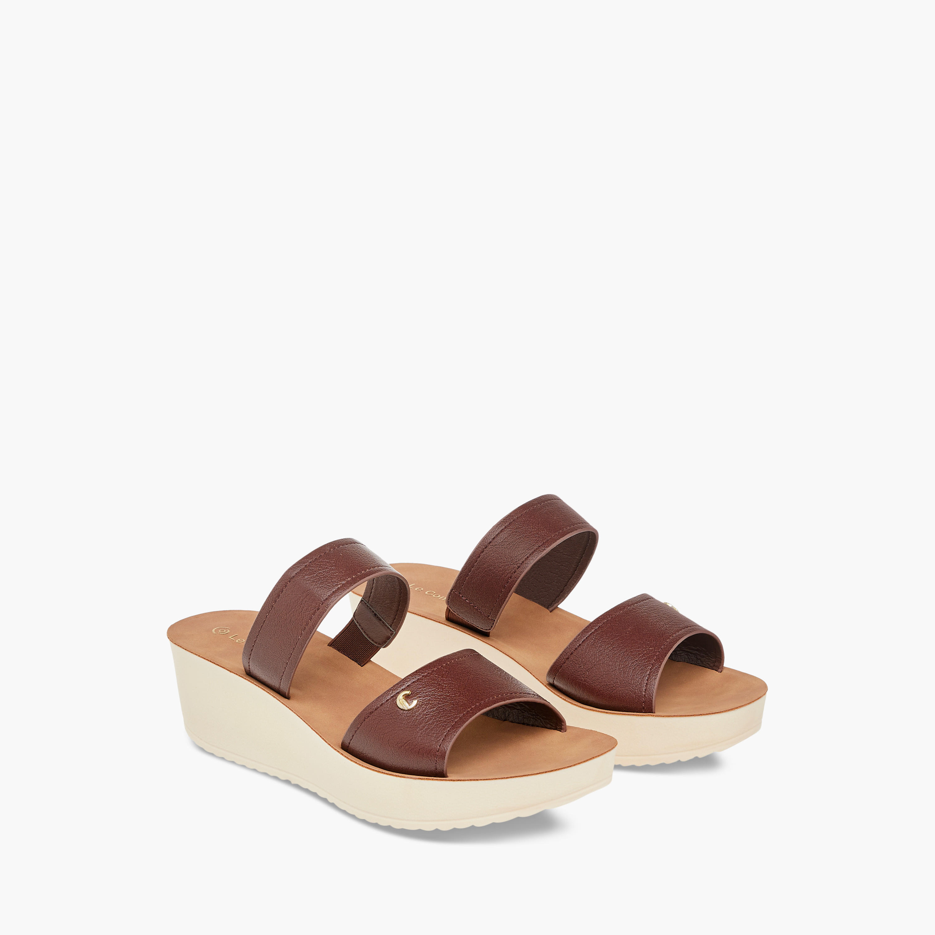 صندل بلاتفورم مريح سهل الارتداء بتفاصيل حزام من لو كونفورت-women-shoes-sandals-heeled-image-1