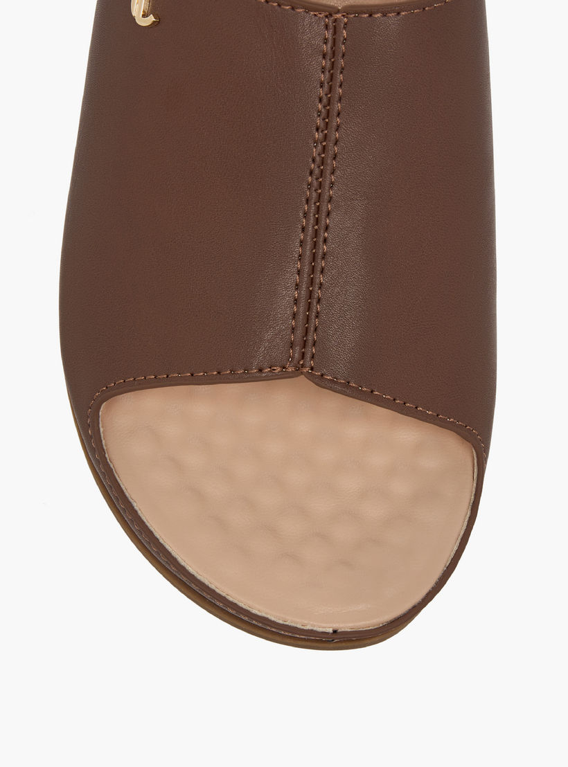 صندل مريح سادة سهل الارتداء بمقدمة مفتوحة من لو كونفورت-women-shoes-flats-sandals-image-4