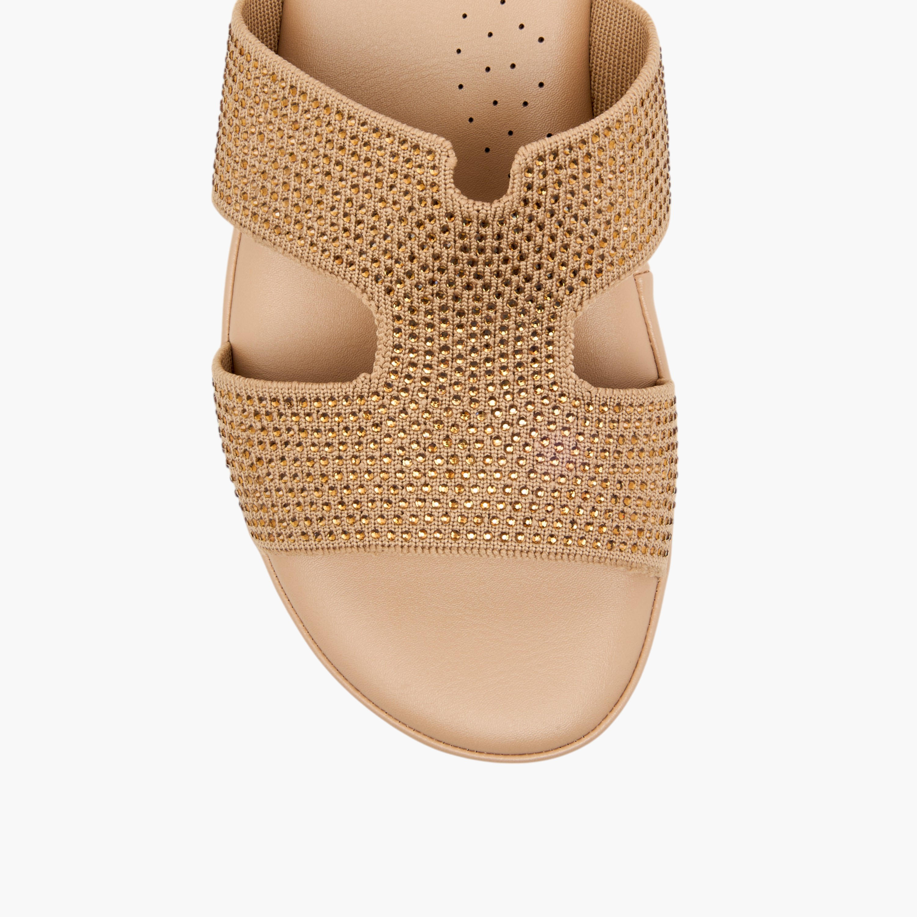 صندل مريح سهل الارتداء مزين بحجر الراين من لو كونفورت-women-shoes-flats-sandals-image-4