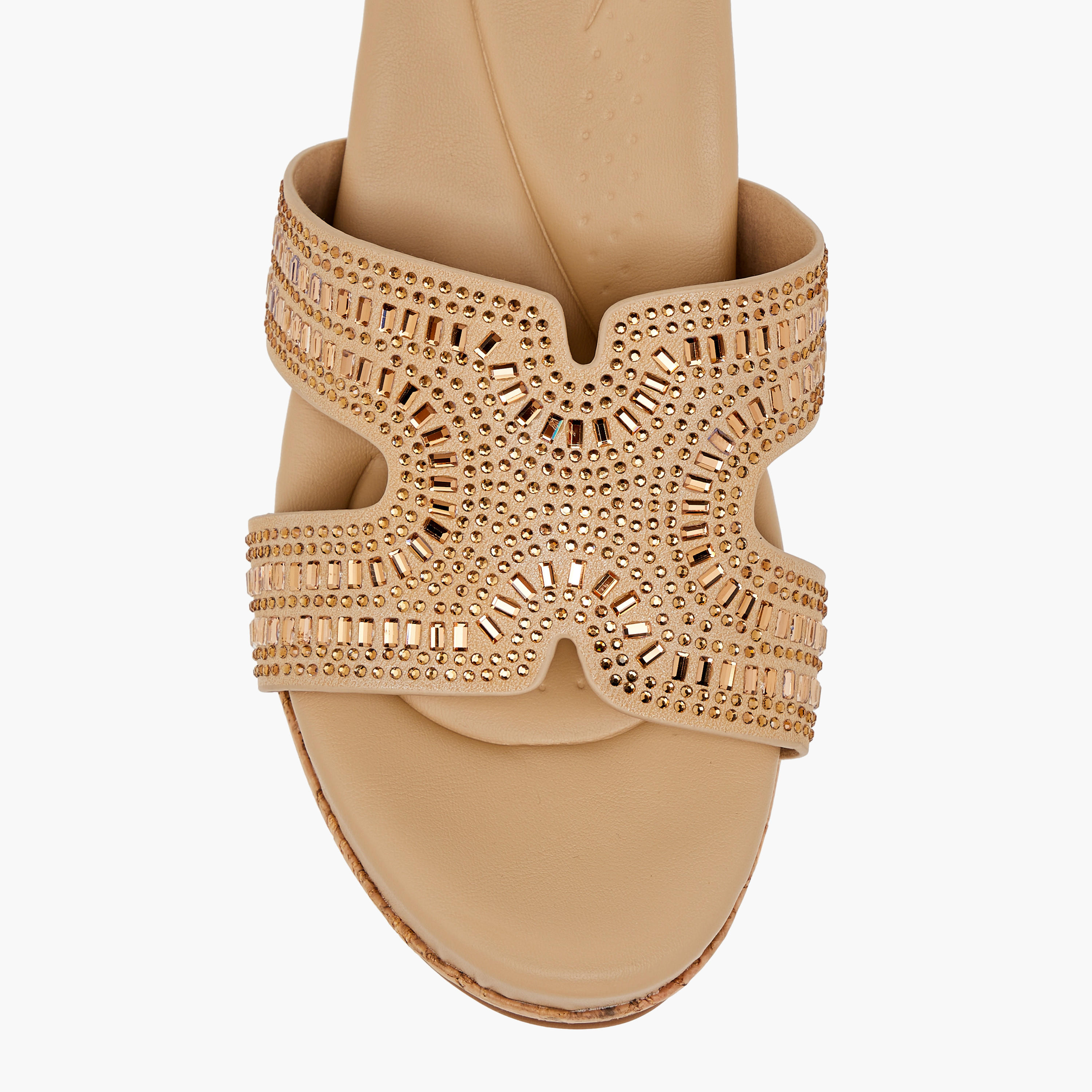 صندل مريح سهل الارتداء بكعب سميك وتزيينات حجر من لو كونفورت-women-shoes-sandals-heeled-image-4