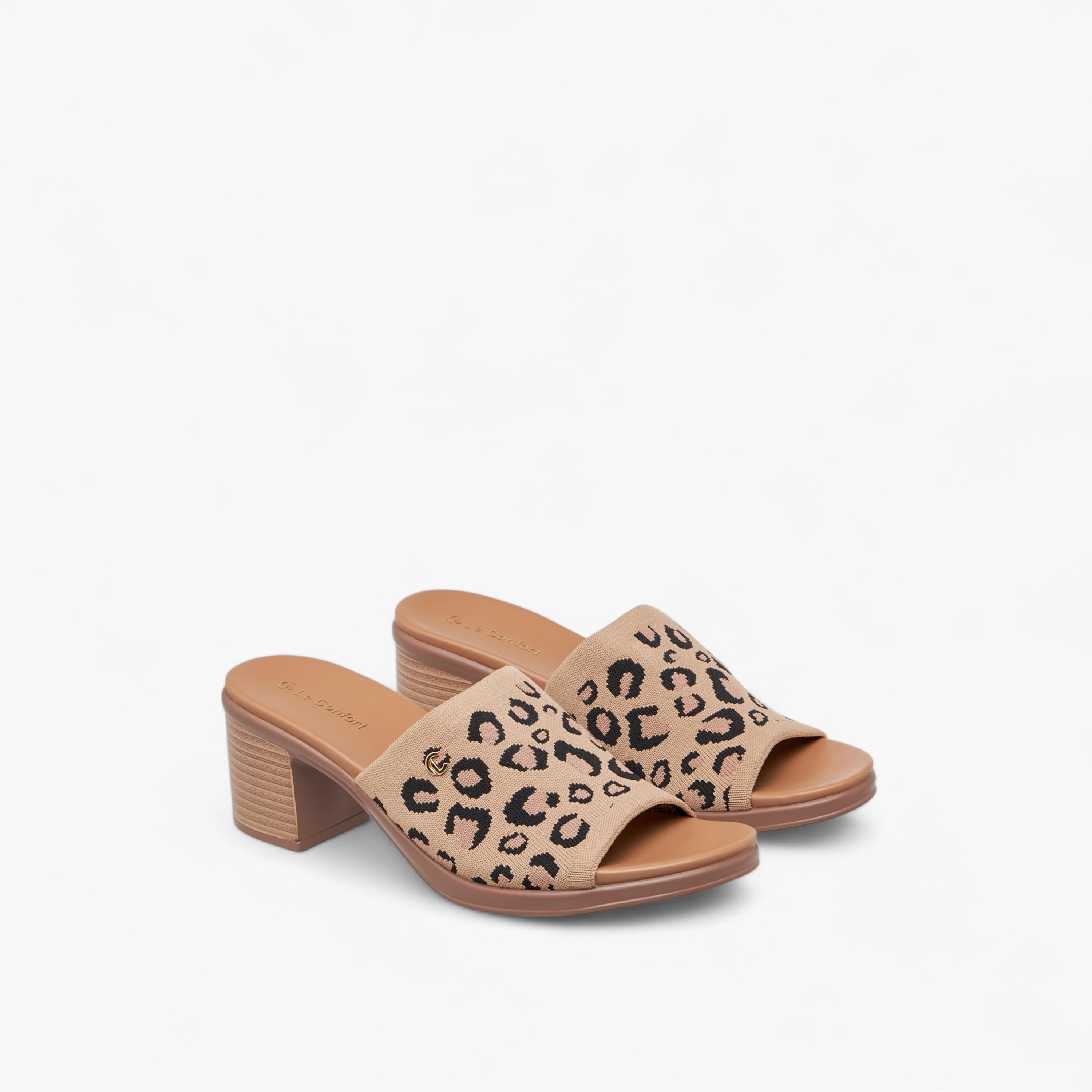 صندل سهل الارتداء بكعب سميك وطبعات من لو كونفورت-women-shoes-sandals-heeled-image-1