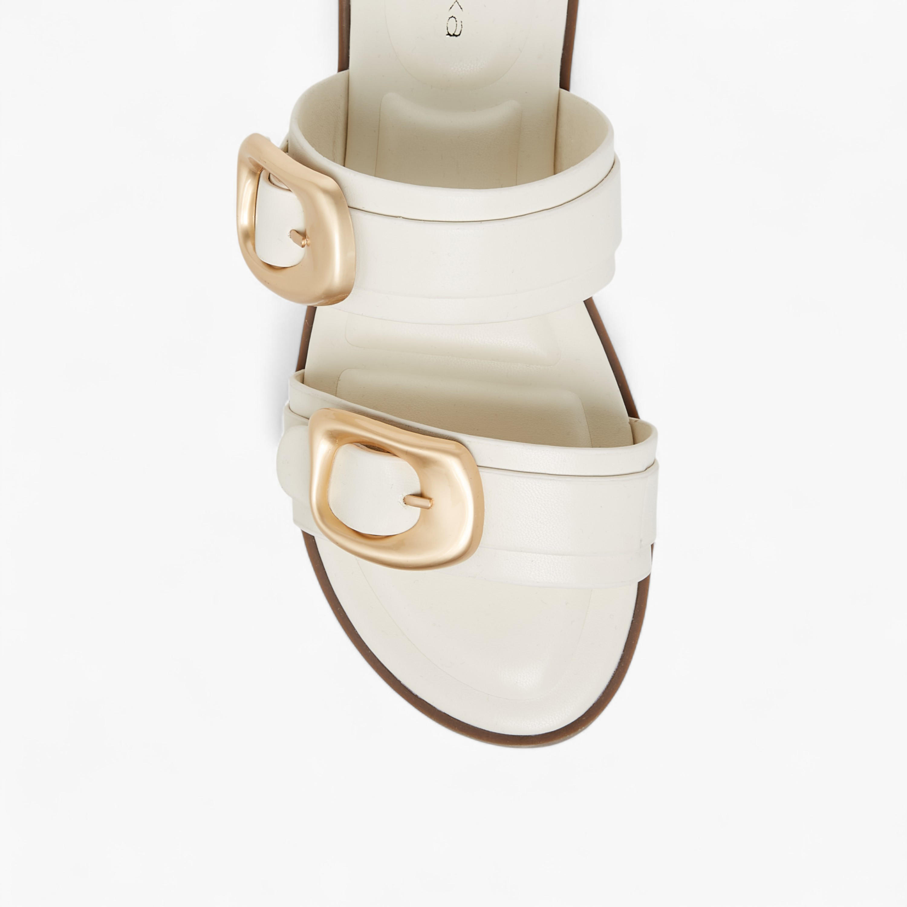 صندل سادة بمقدمة مفتوحة وزينة إبزيم من بابريكا-women-shoes-flats-sandals-image-2