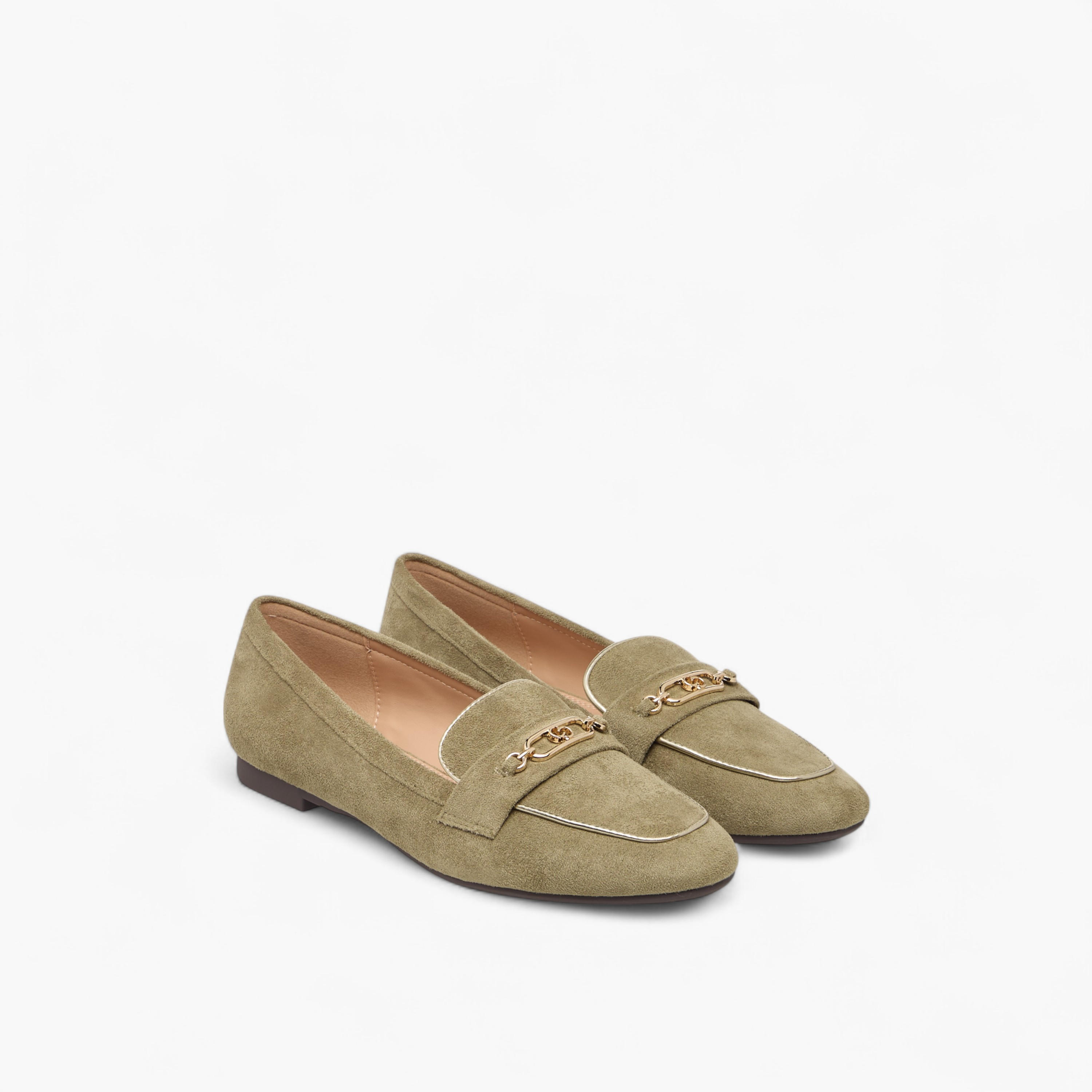 حذاء سهل الارتداء بزينة معدنية للنساء من سيليست-women-shoes-loafersandmoccasins-image-1