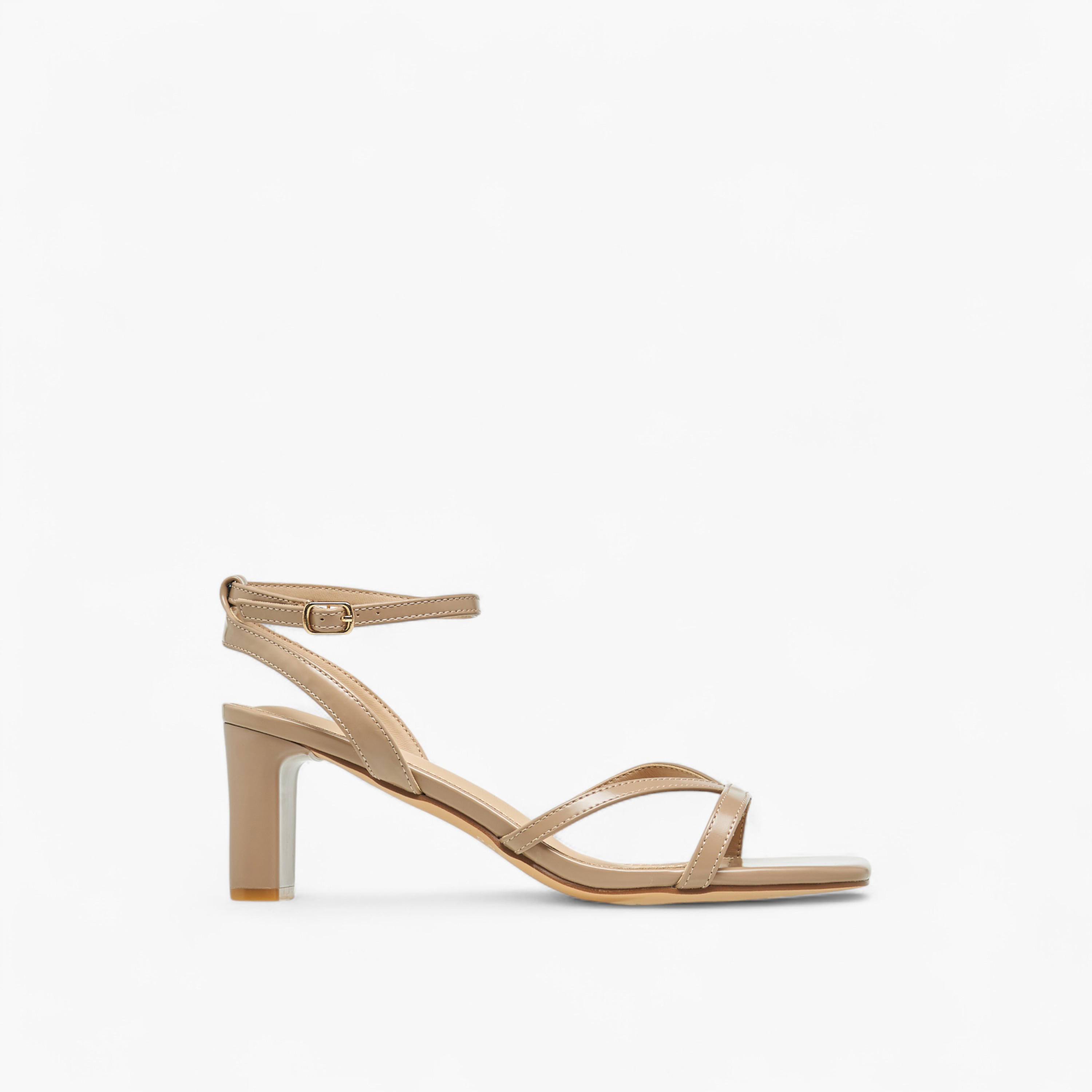 صندل بحزام كاحل وكعب سميك وإبزيم إغلاق من فلورا بيلا-women-shoes-sandals-heeled-image-3