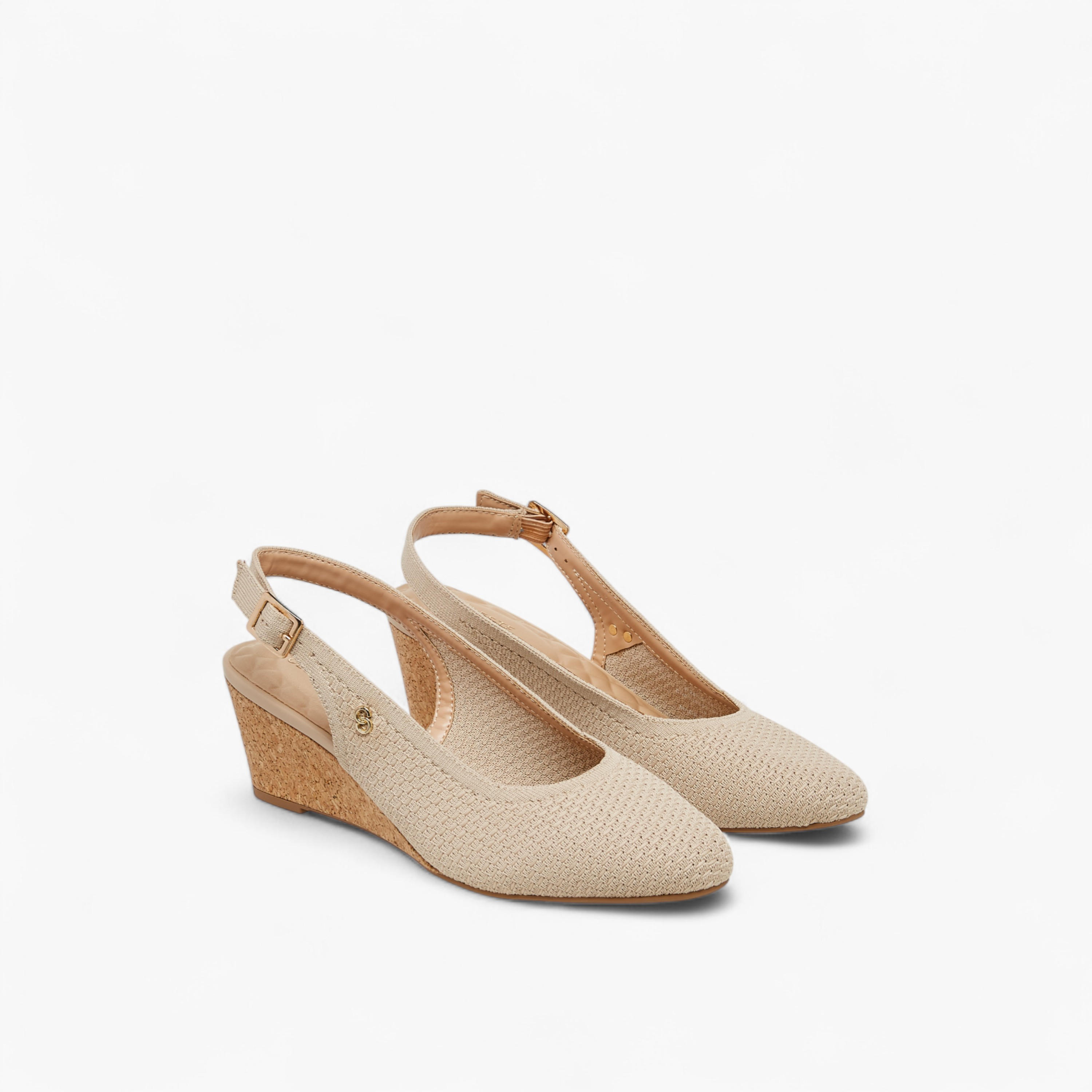 صندل بارز الملمس بكعب ويدج مع إغلاق فيونكة للنساء من سيليست-women-shoes-heels-image-1
