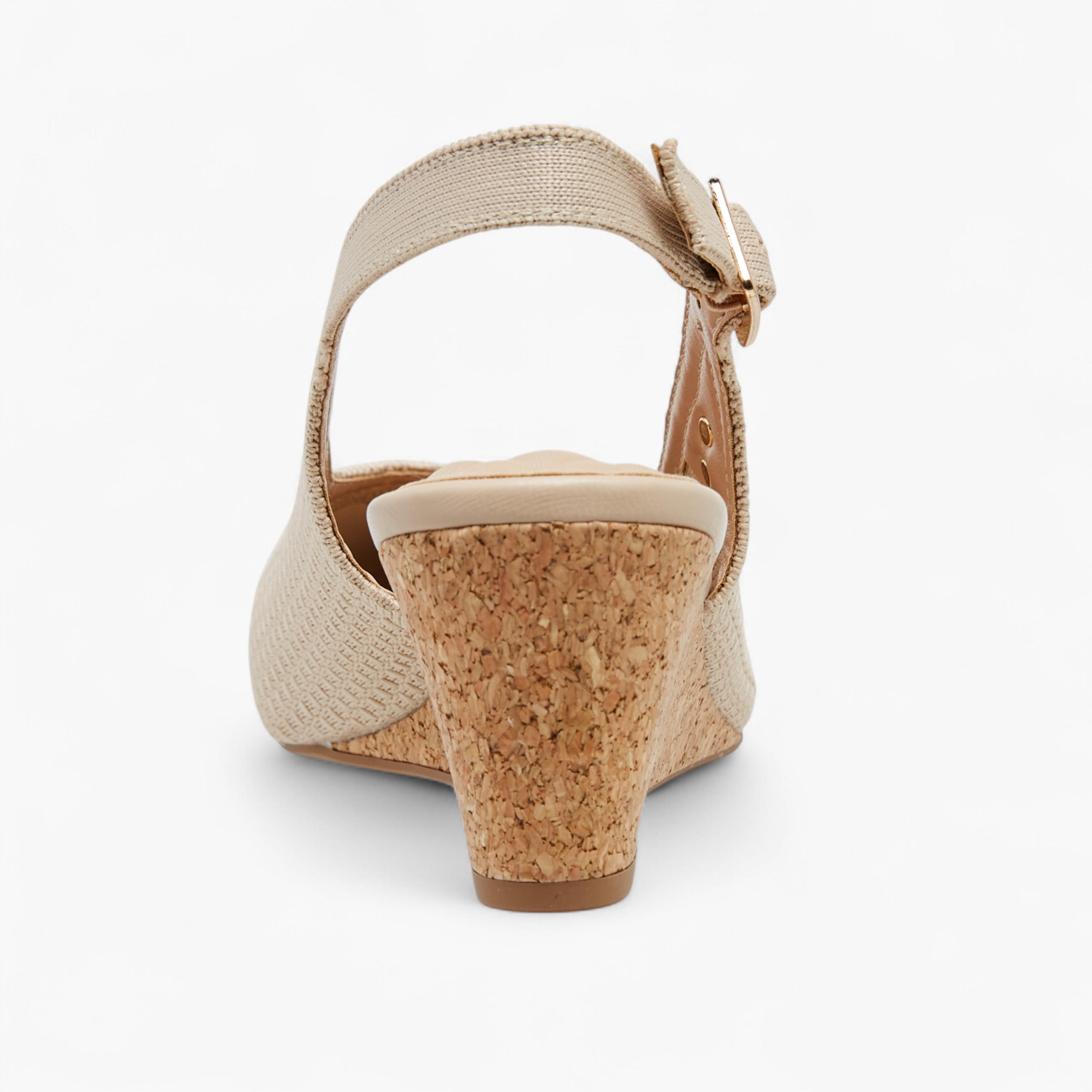 صندل بارز الملمس بكعب ويدج مع إغلاق فيونكة للنساء من سيليست-women-shoes-heels-image-4