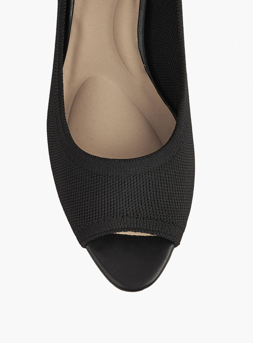 حذاء مريح بارز الملمس سهل الارتداء وبكعب ويدج من لو كونفورت-women-shoes-heels-image-5