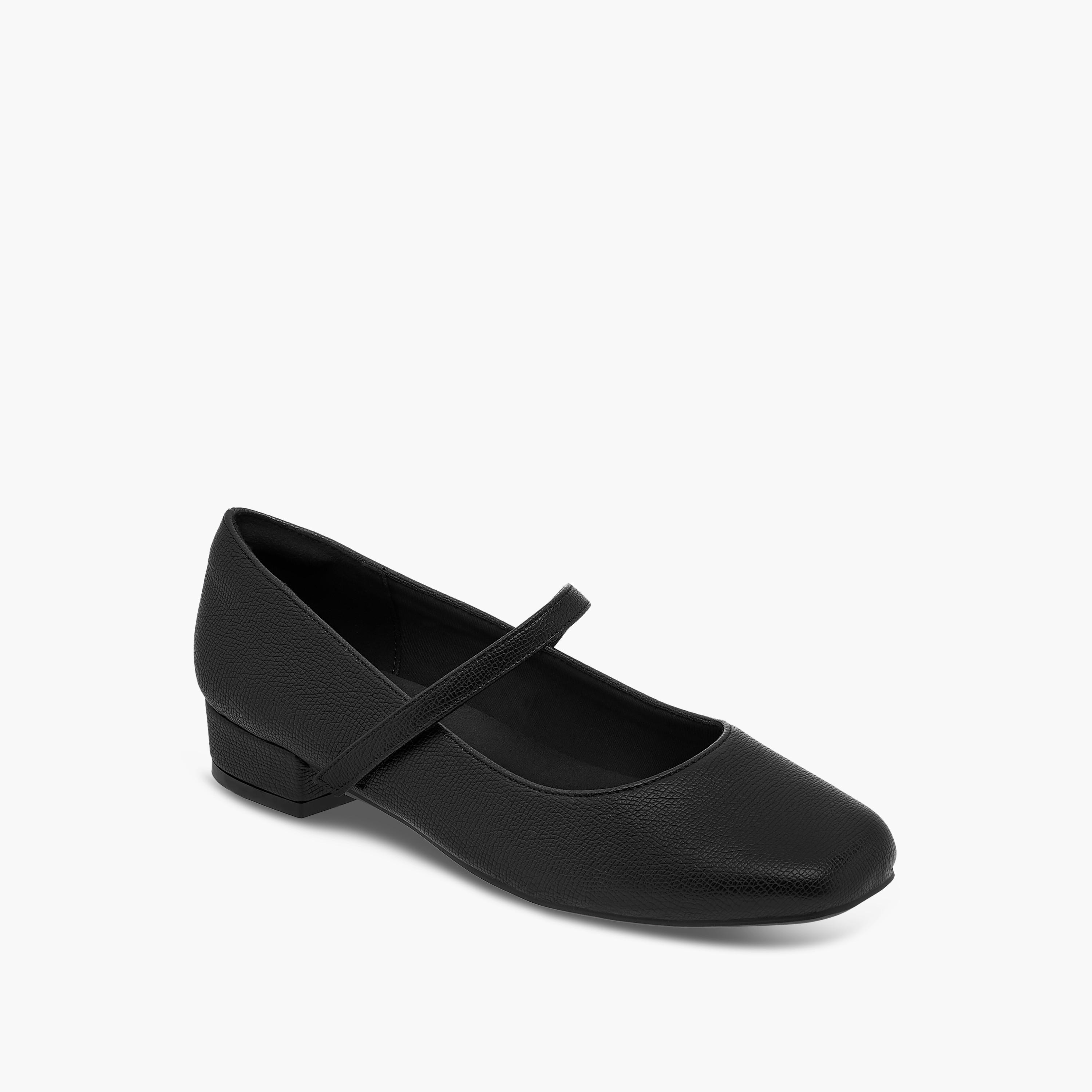 حذاء ماري جين بارز الملمس بشريط إغلاق من لو كونفورت-women-shoes-heels-image-2