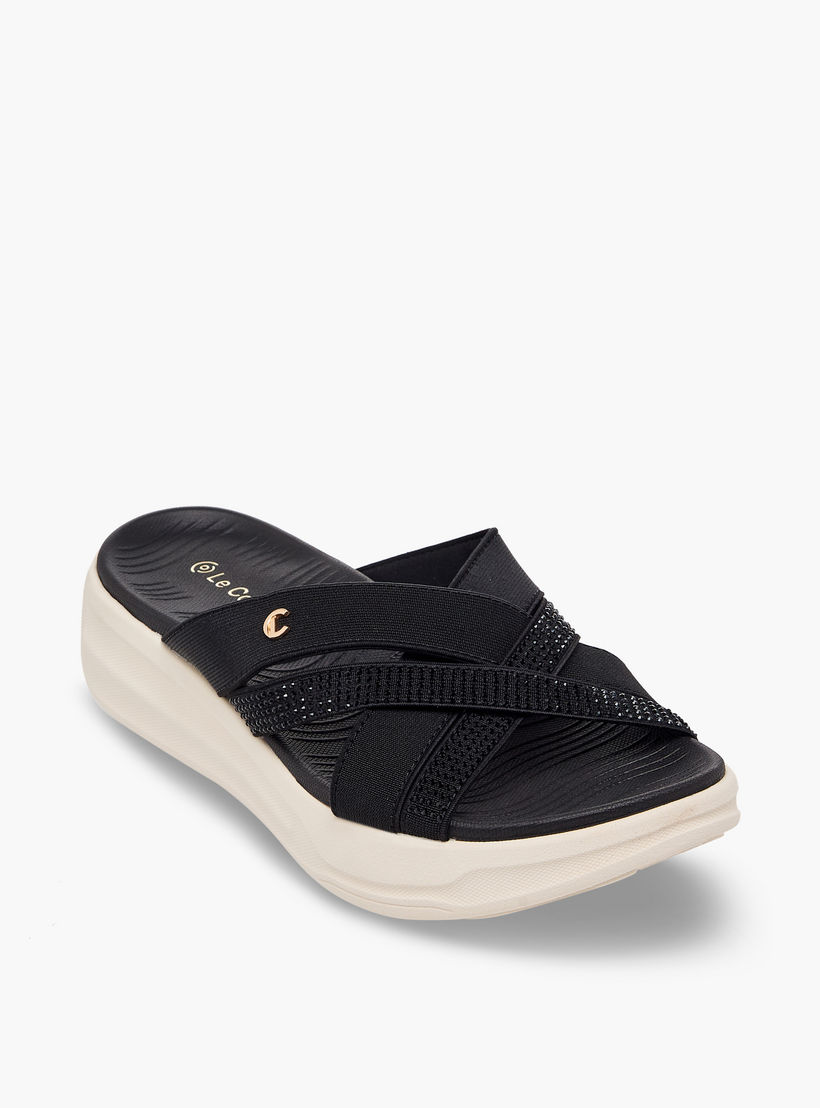 صندل بلاتفورم مزين للنساء من لو كونفورت-women-shoes-sandals-flats-image-2
