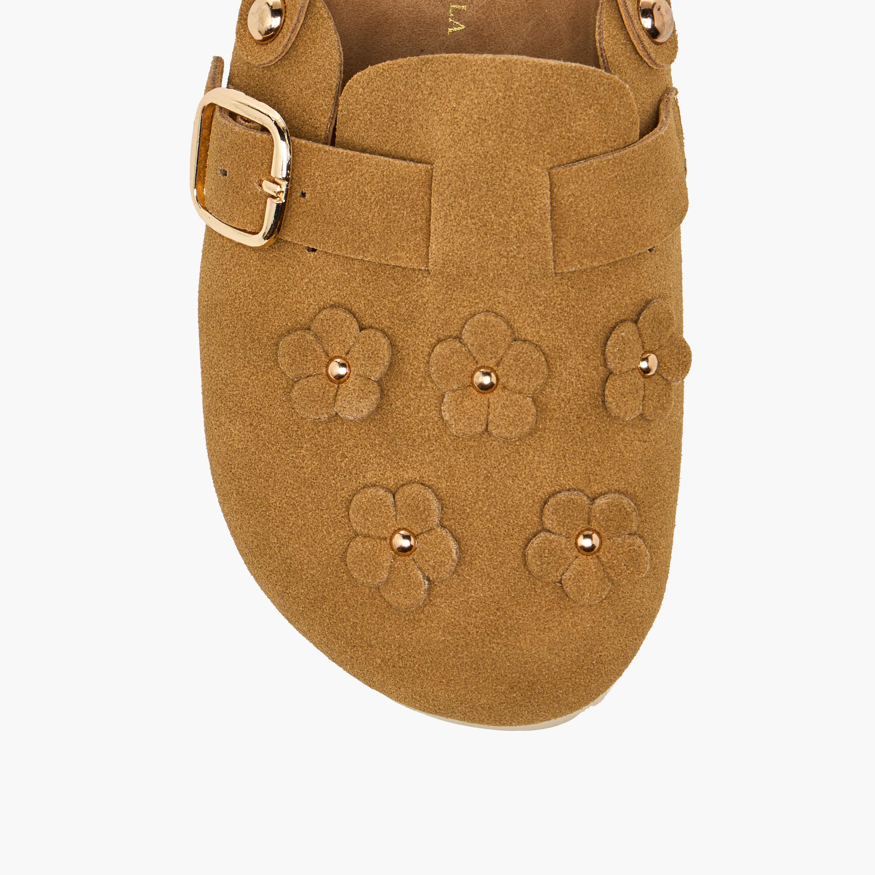 صندل للبنات بتفاصيل زهرية من فلورا بيلا-girls-shoes-sandals-image-5
