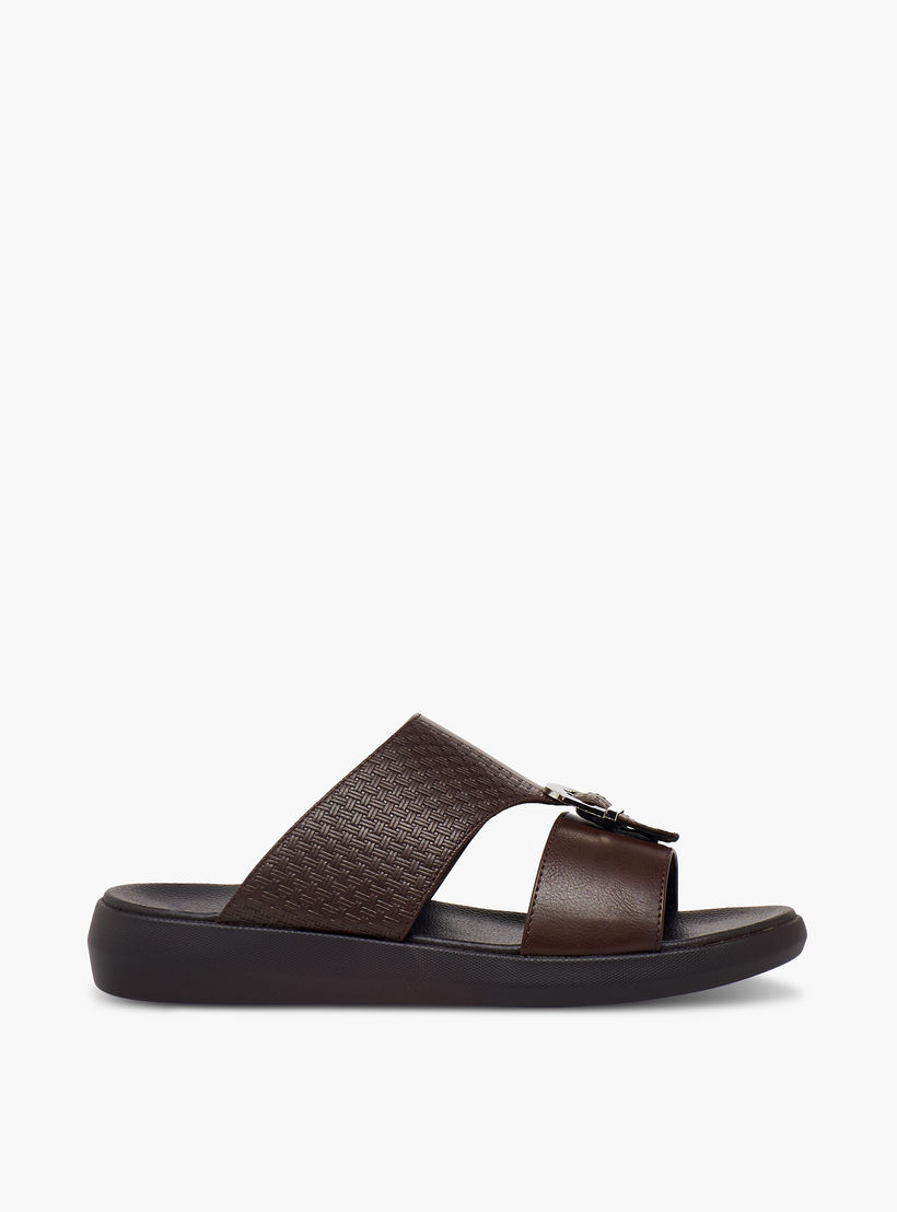 صندل عربي بزينة إبزيم للرجال من إل بي إل من شو إكسبرس-men-shoes-sandals-image-3