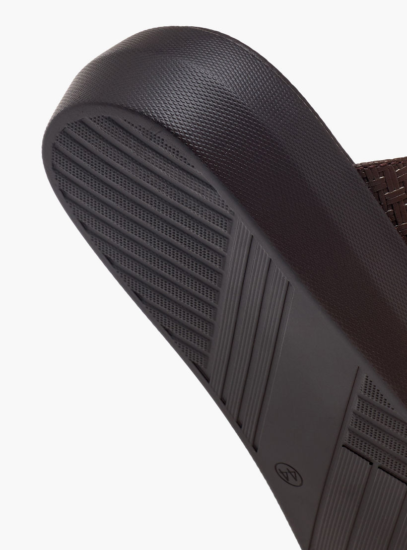 صندل عربي بزينة إبزيم للرجال من إل بي إل من شو إكسبرس-men-shoes-sandals-image-9