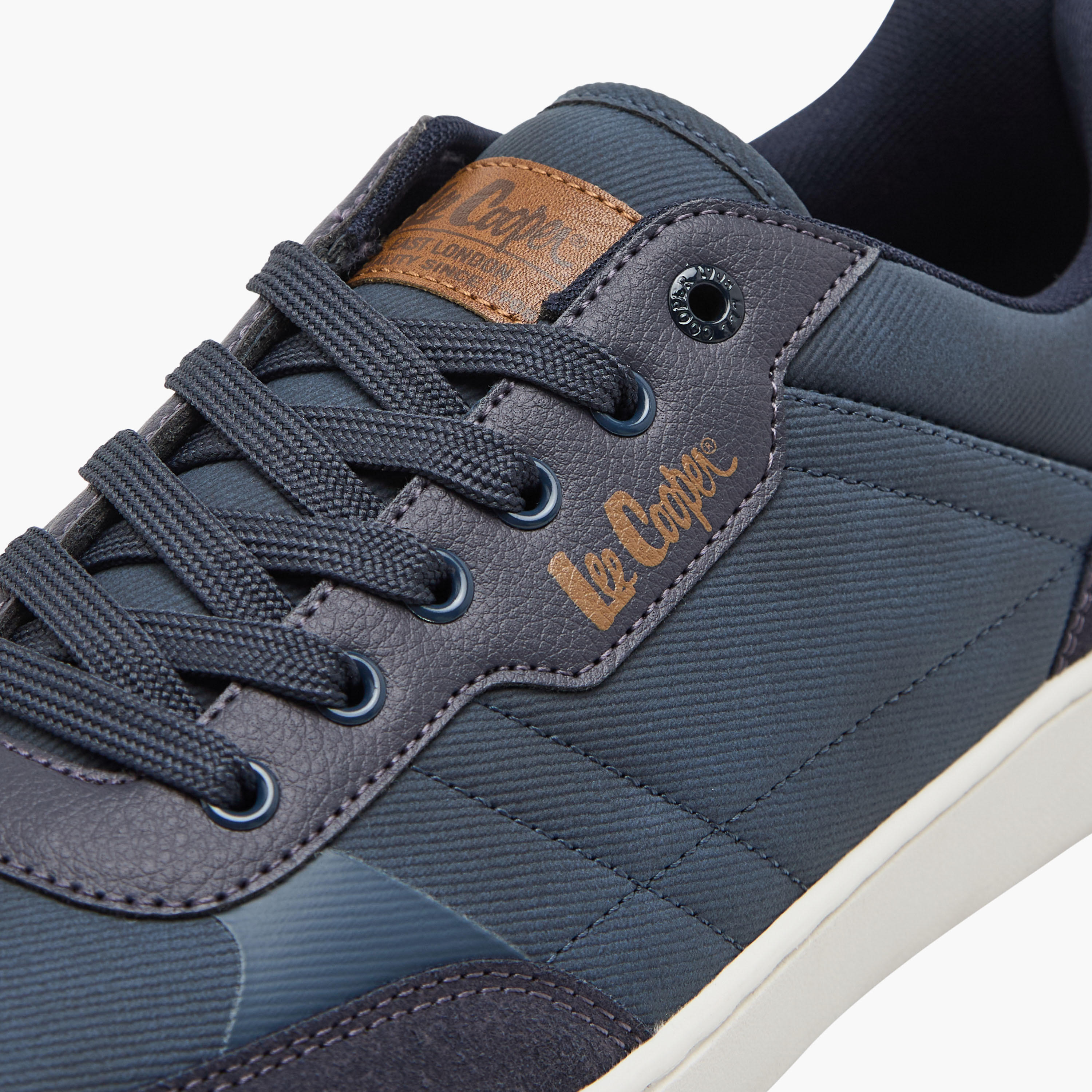 حذاء سنيكرز برباط إغلاق وطبعات شعار للرجال من لي كوبر-men-shoes-sneakers-image-2