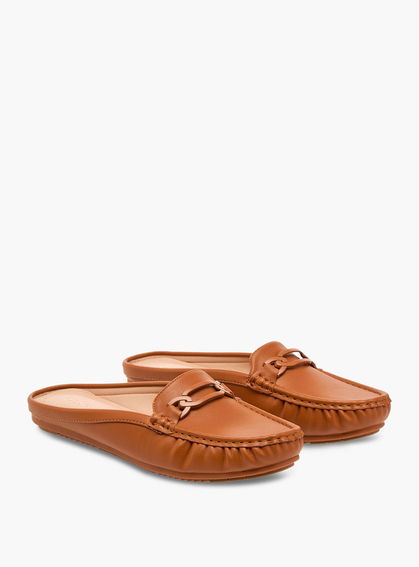 حذاء ميول مريح سهل الارتداء بزينة معدنية من لو كونفورت-women-shoes-flats-mules-image-1