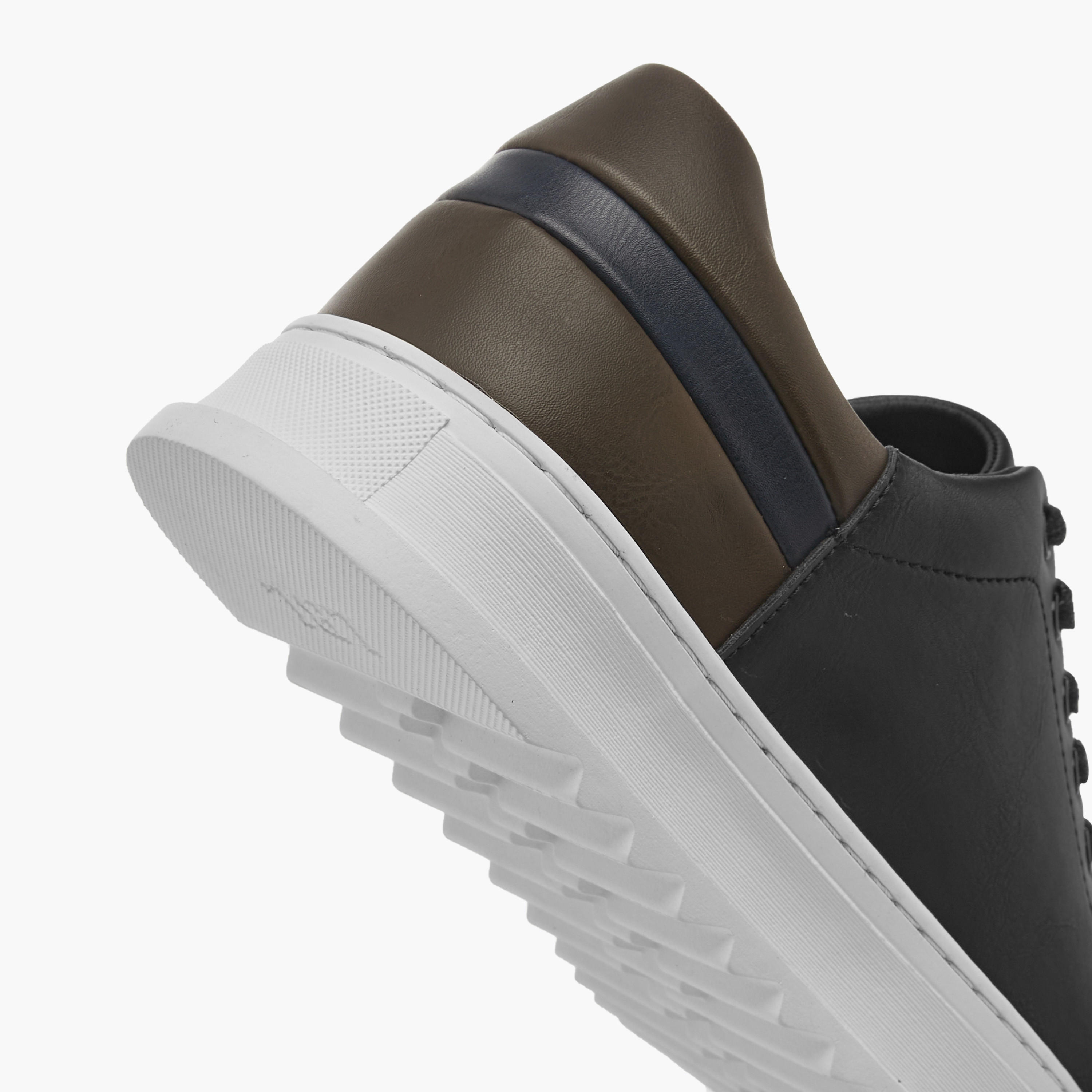 حذاء سنيكرز سادة برباط من إل بي إل من شو إكسبرس-men-shoes-sneakers-image-5