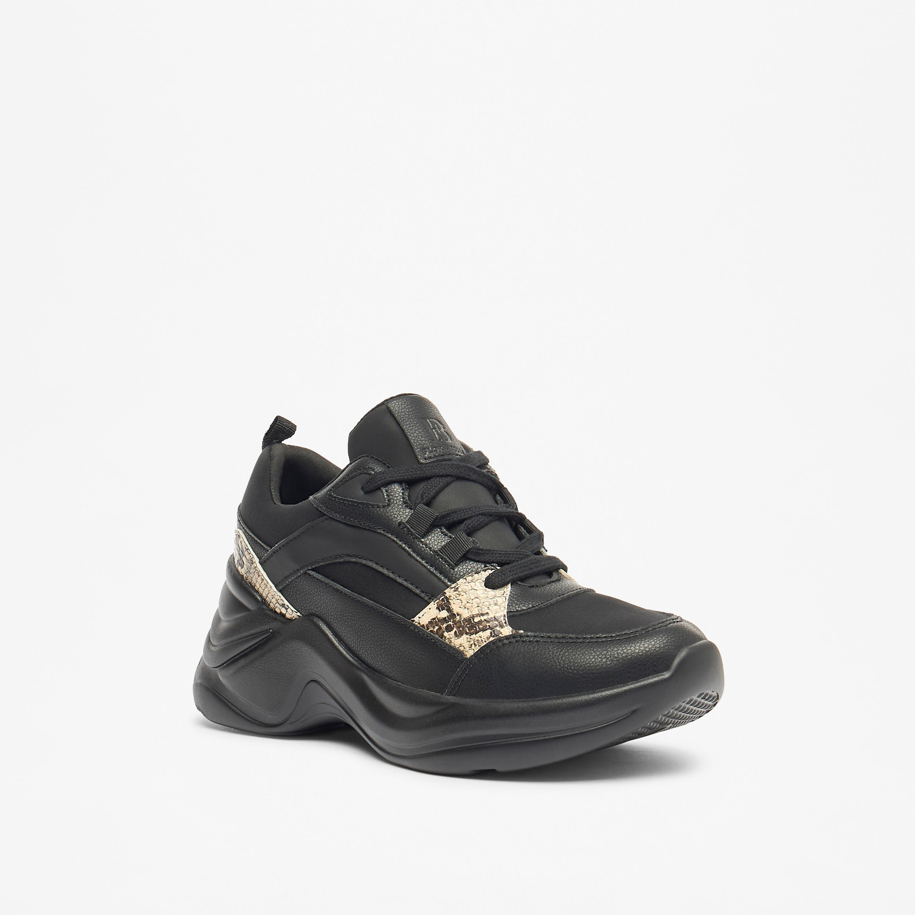 حذاء سنيكرز منخفض الكاحل برباط إغلاق من فلورا بيلا-women-shoes-sneakers-image-1