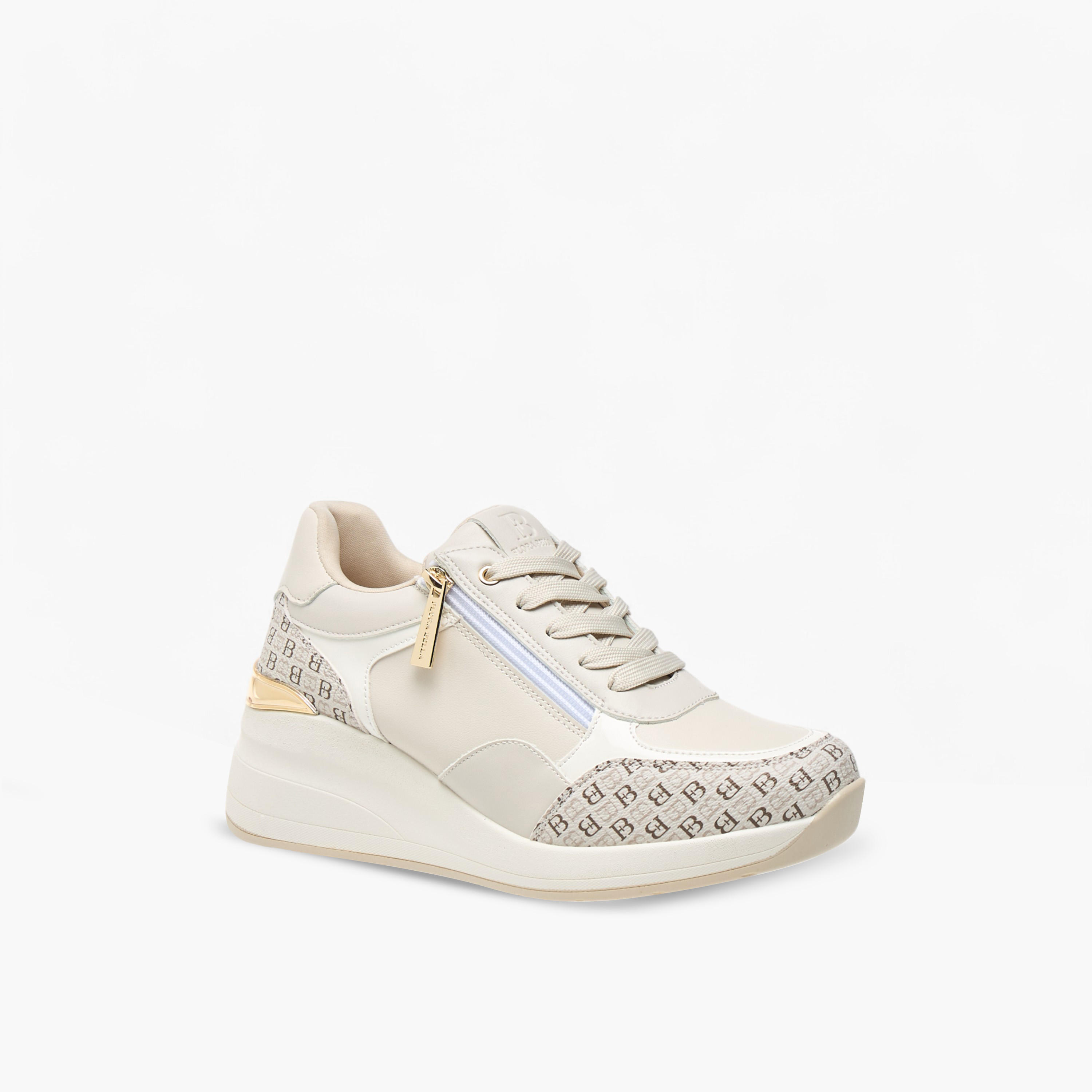 حذاء سنيكرز بطبعات مونوجرام ورباط إغلاق من فلورا بيلا-women-shoes-sneakers-image-2