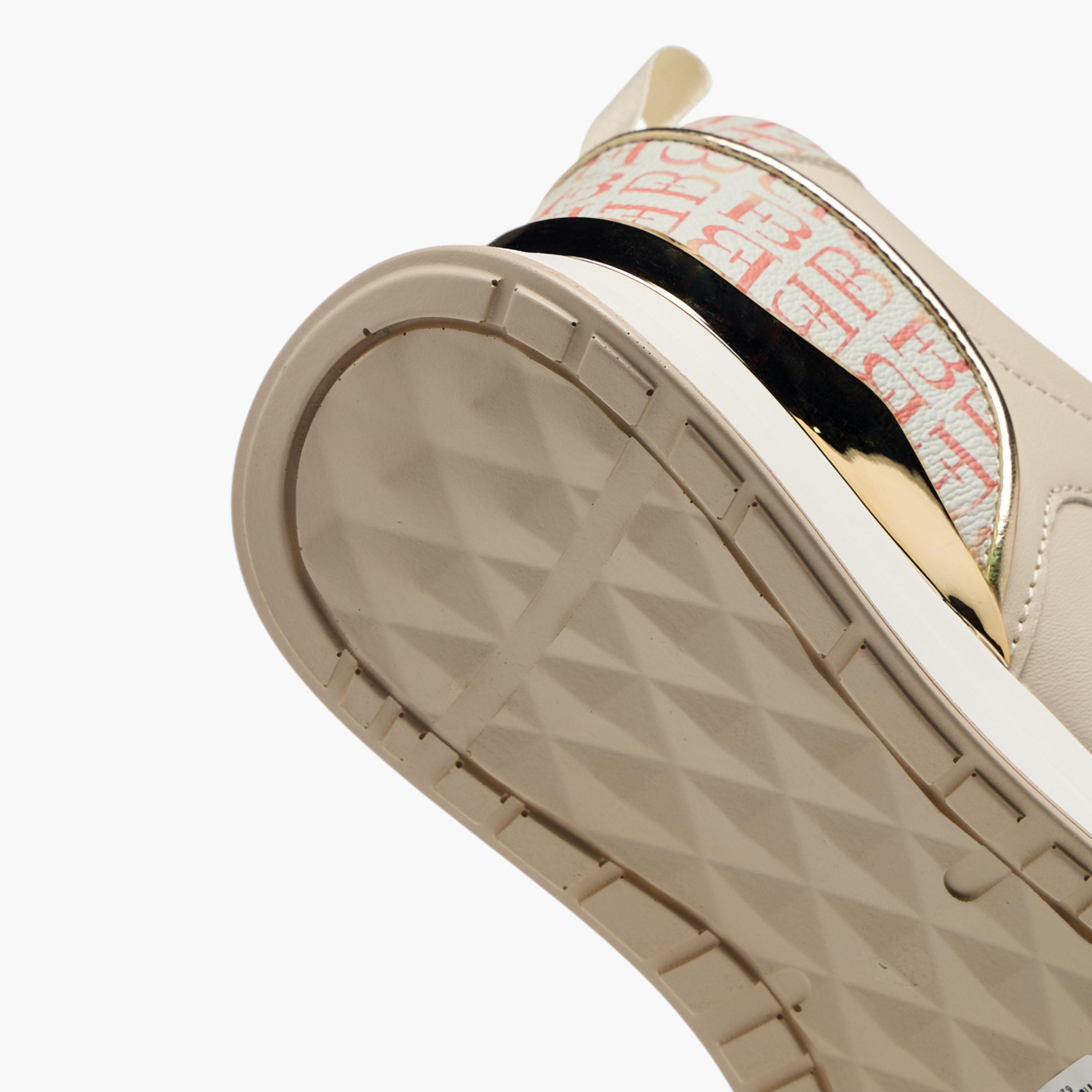 حذاء سنيكرز بطبعات مونوجرام ورباط إغلاق من فلورا بيلا-women-shoes-sneakers-image-5