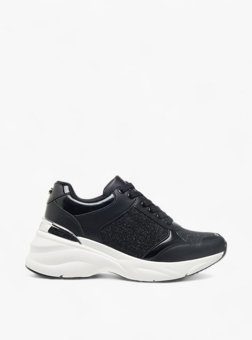 حذاء سنيكرز بزينة جليتر بارزة الملمس ورباط إغلاق من فلورا بيلا-women-shoes-sneakers-image-3