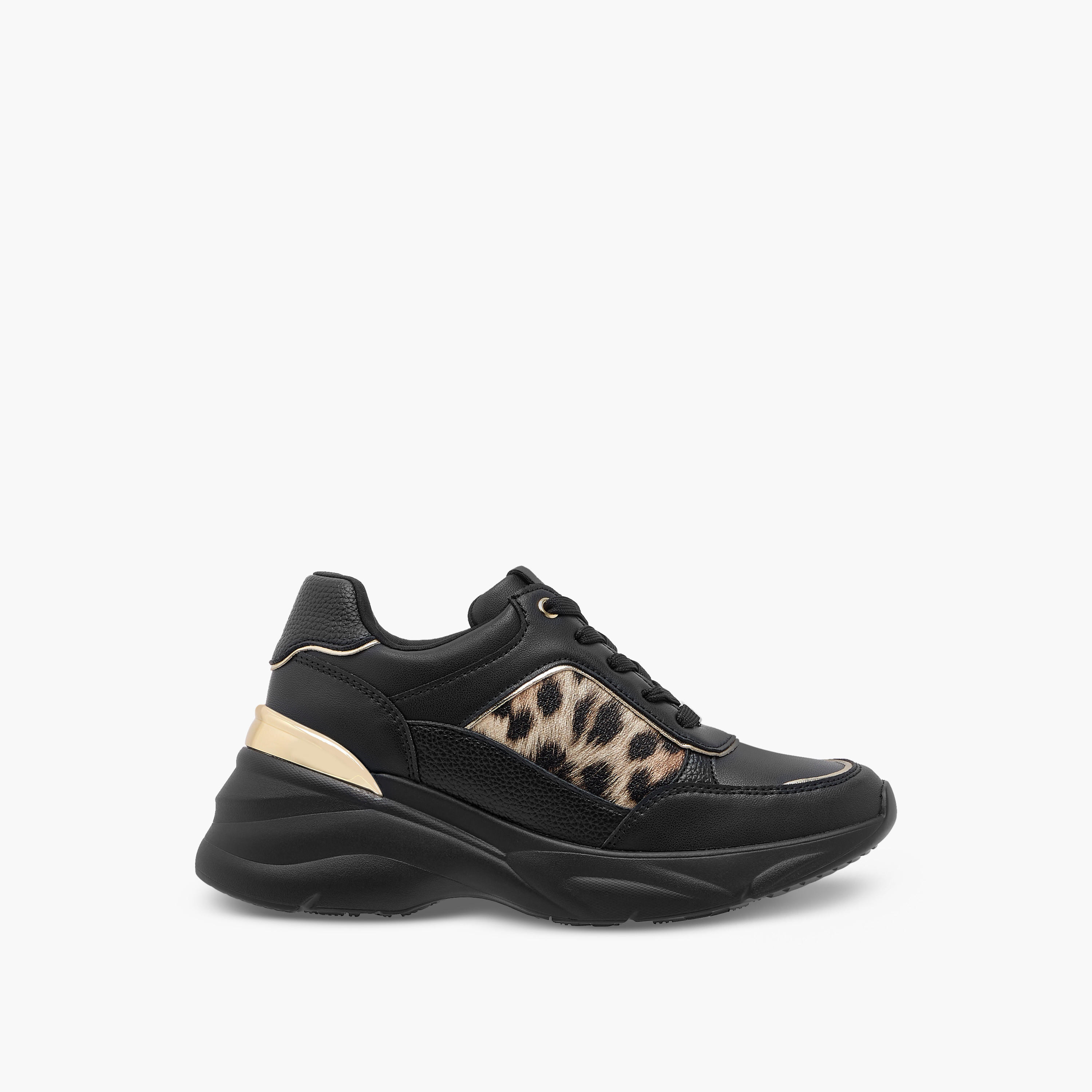 حذاء سنيكرز برباط إغلاق وطبعات حيوانات من فلورا بيلا-women-shoes-sneakers-image-3