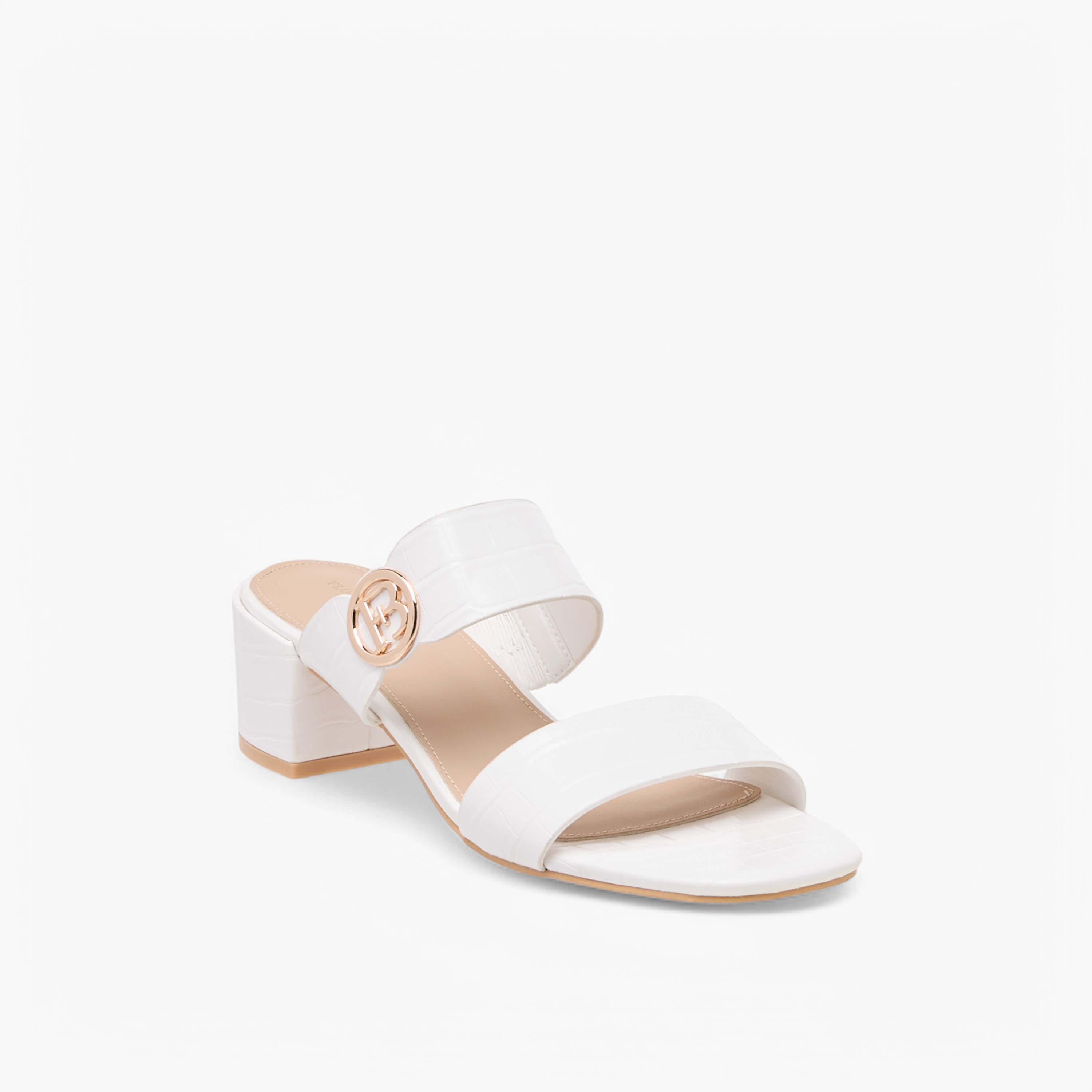 صندل سهل الارتداء بكعب سميك وزينة مونوجرام من فلورا بيلا-women-shoes-sandals-heeled-image-2