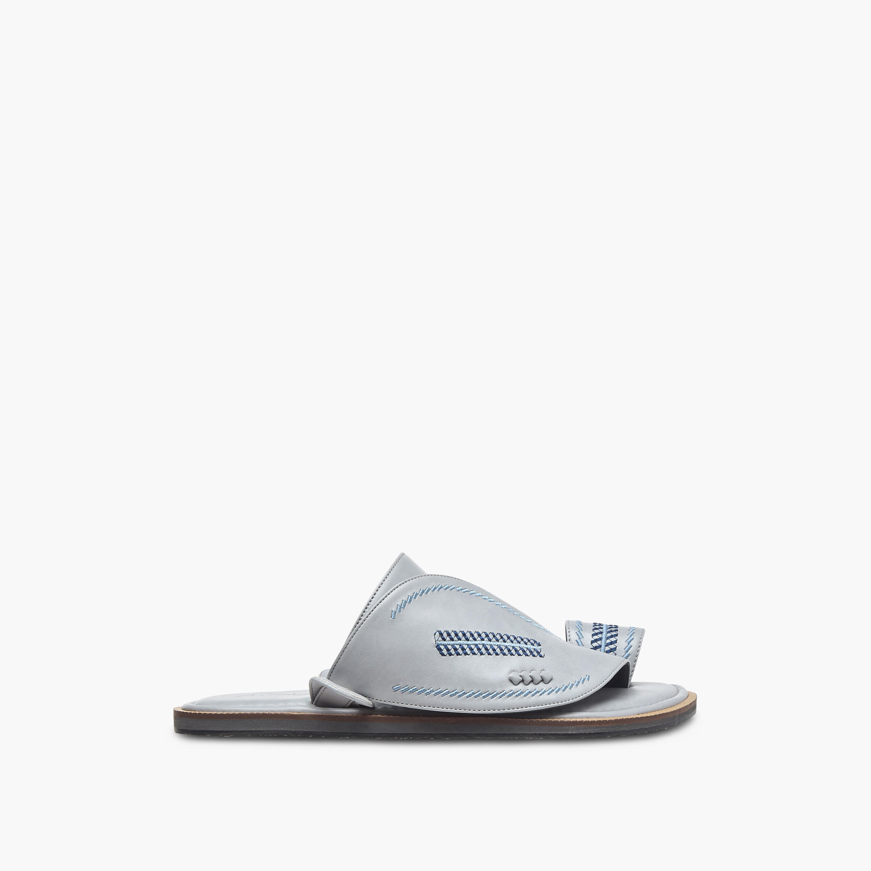 Al Waha Embroidered Slip-On Arabic Sandals with Toe Loop-men-shoes-sandals-image-2
