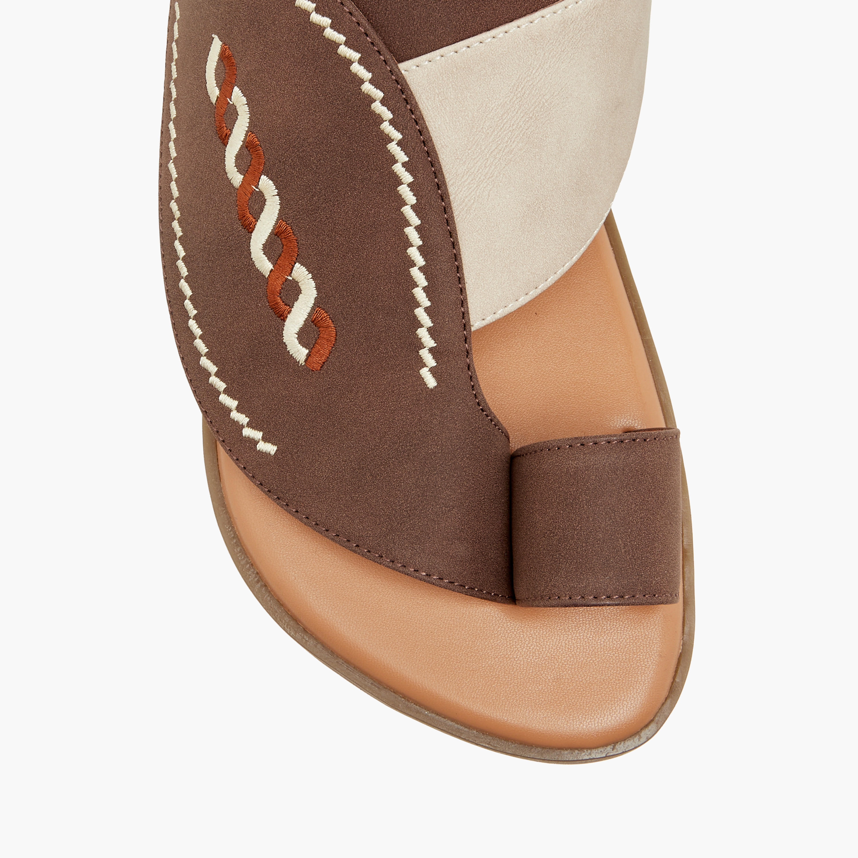 صندل عربي سهل الارتداء بتطريزات وحلقة إصبع من الواحة-men-shoes-sandals-image-3