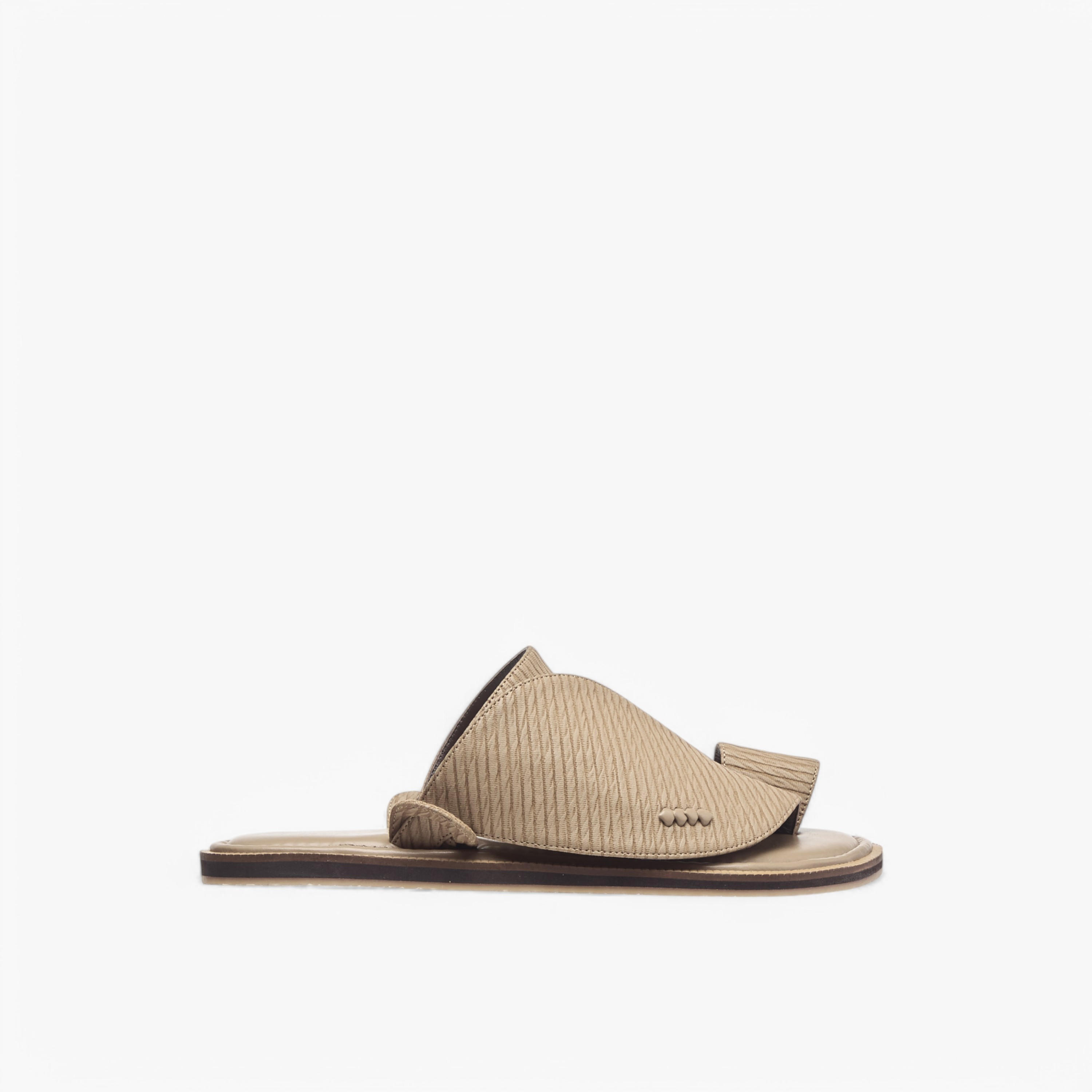 Al Waha Textured Slip-On Arabic Sandals with Toe Loop-men-shoes-sandals-image-2