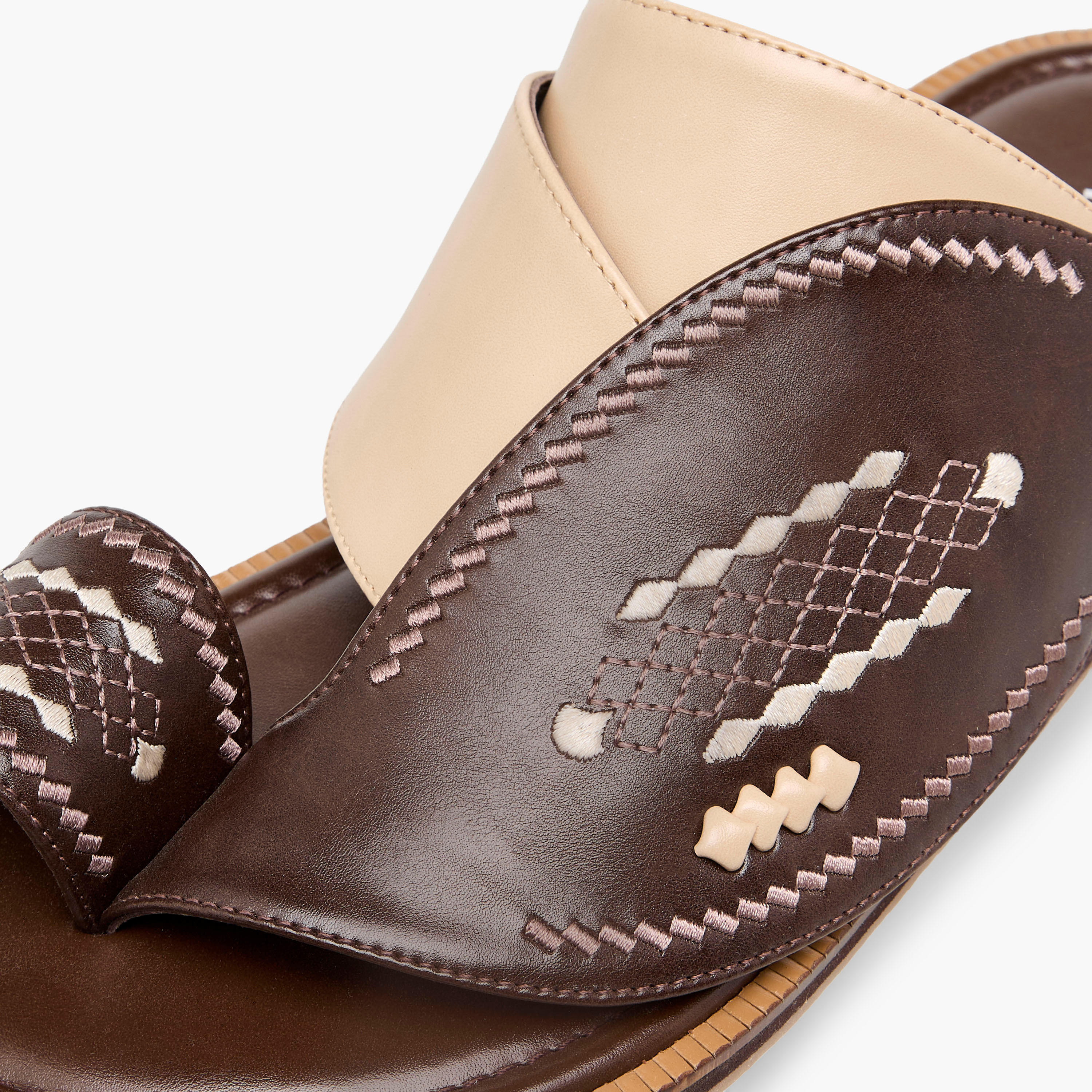 Al Waha Embroidered Slip-On Arabic Sandals with Toe Loop-men-shoes-sandals-image-4