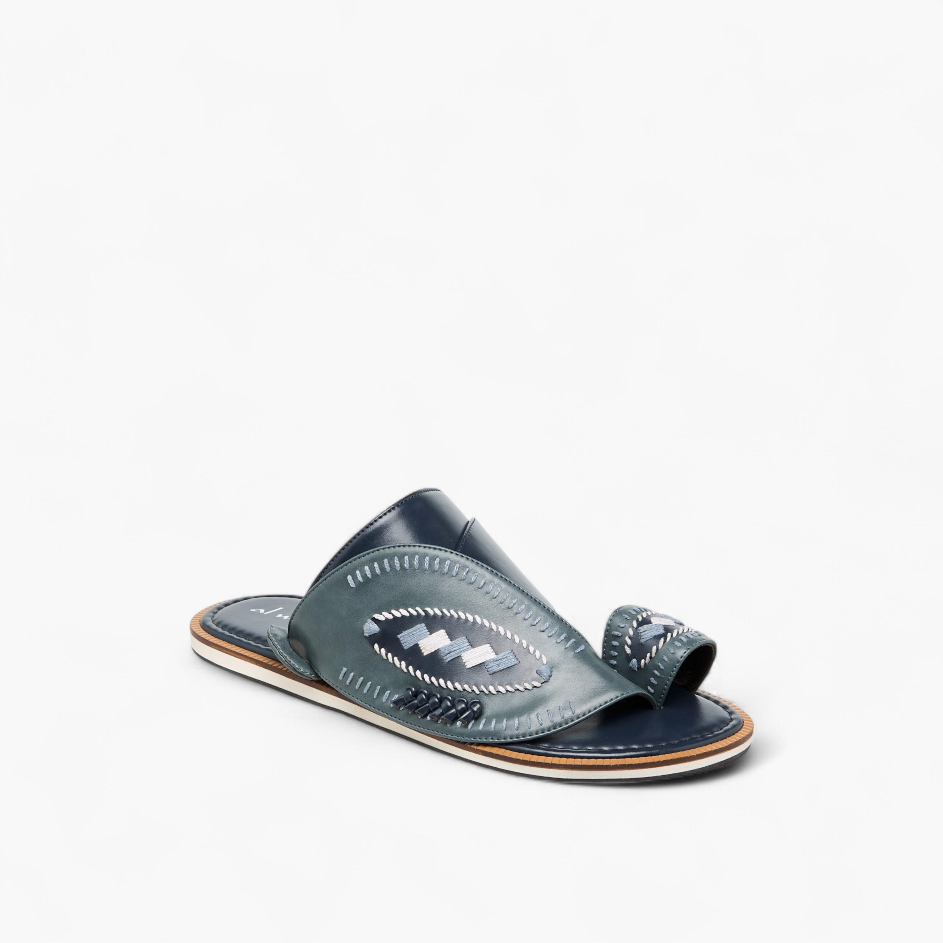 Al Waha Embroidered Slip-On Arabic Sandals with Toe Loop-men-shoes-sandals-image-2