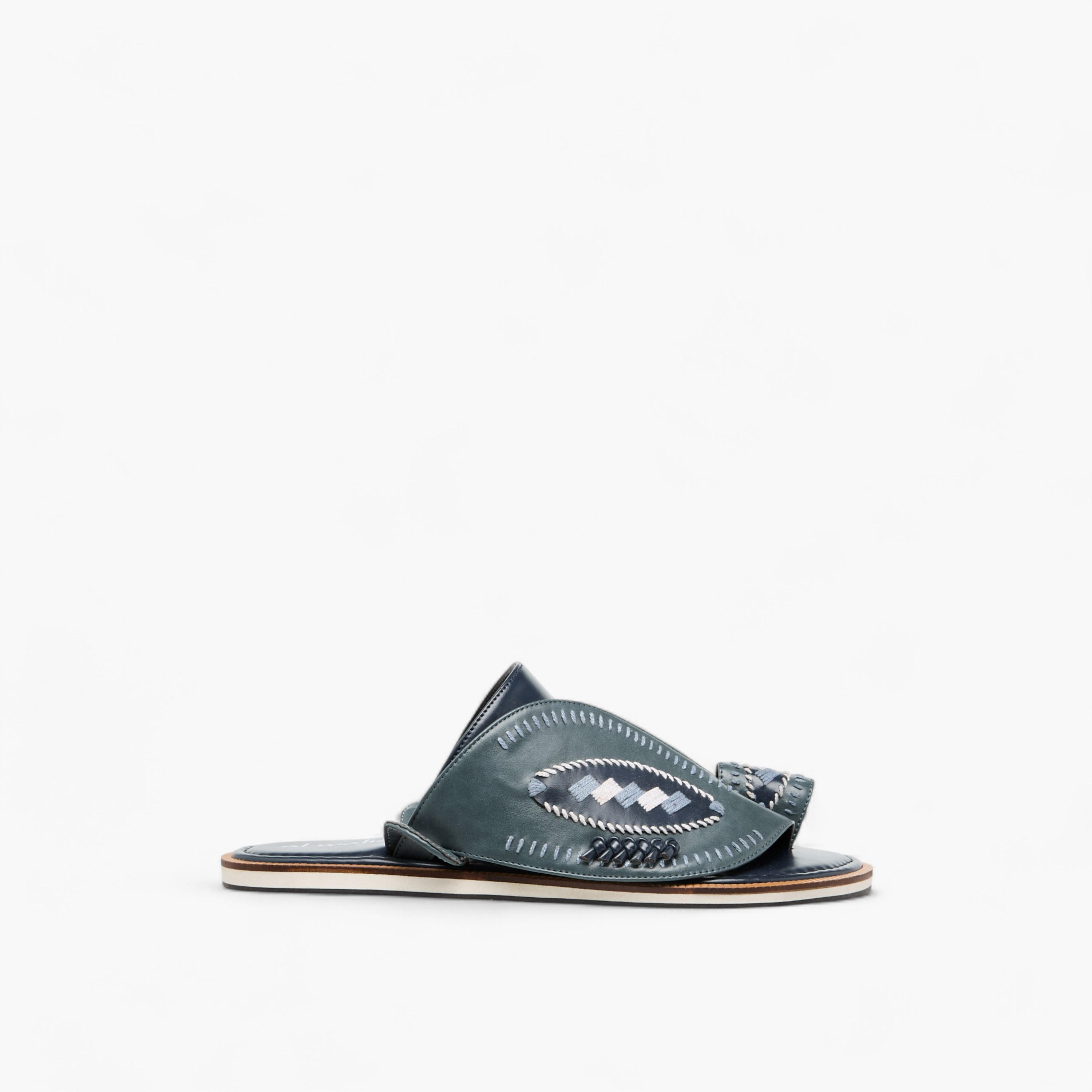 Al Waha Embroidered Slip-On Arabic Sandals with Toe Loop-men-shoes-sandals-image-3