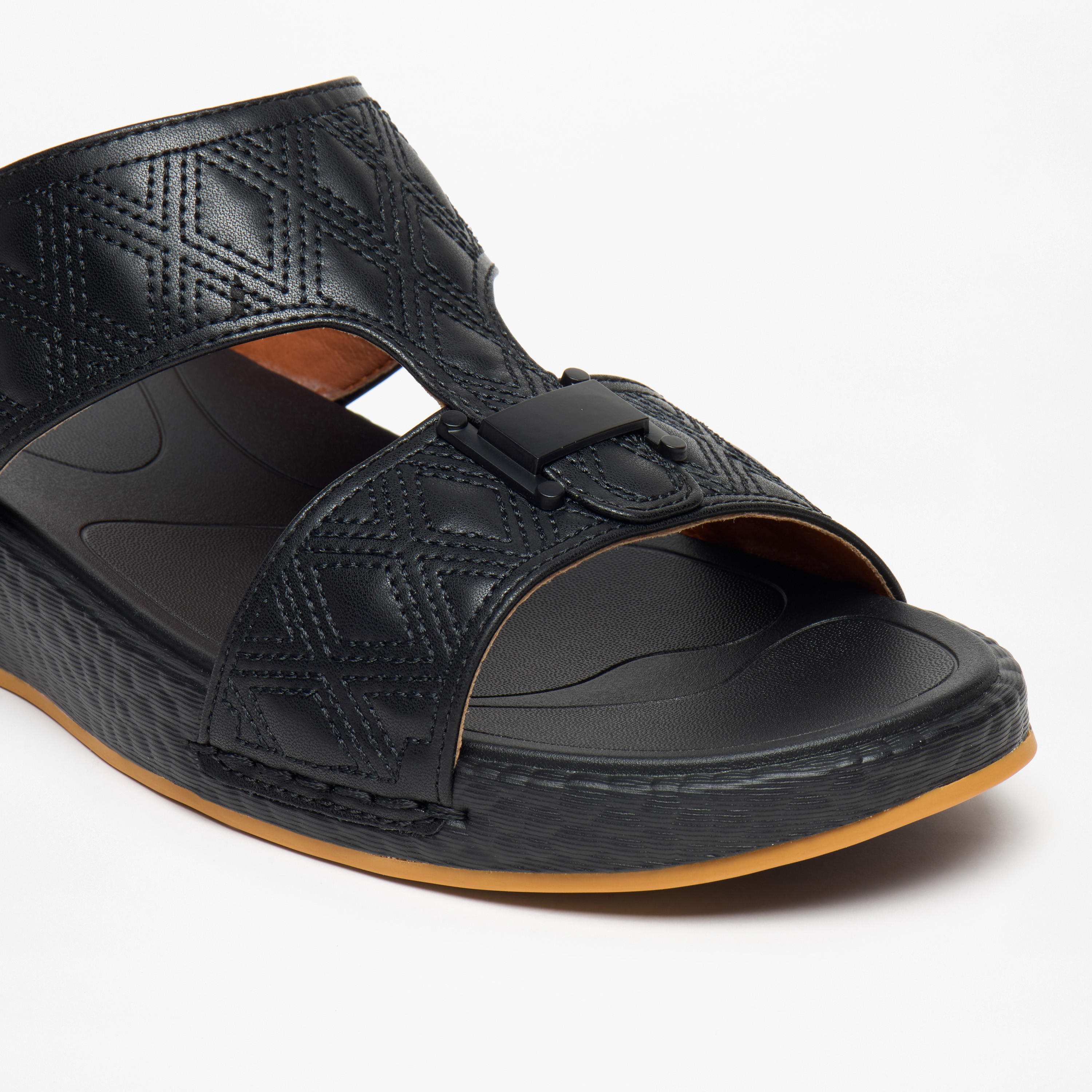 صندل عربي مبطّن سهل الارتداء بإبزيم للرجال من إل بي إل من شوإكسبريس-men-shoes-sandals-image-5