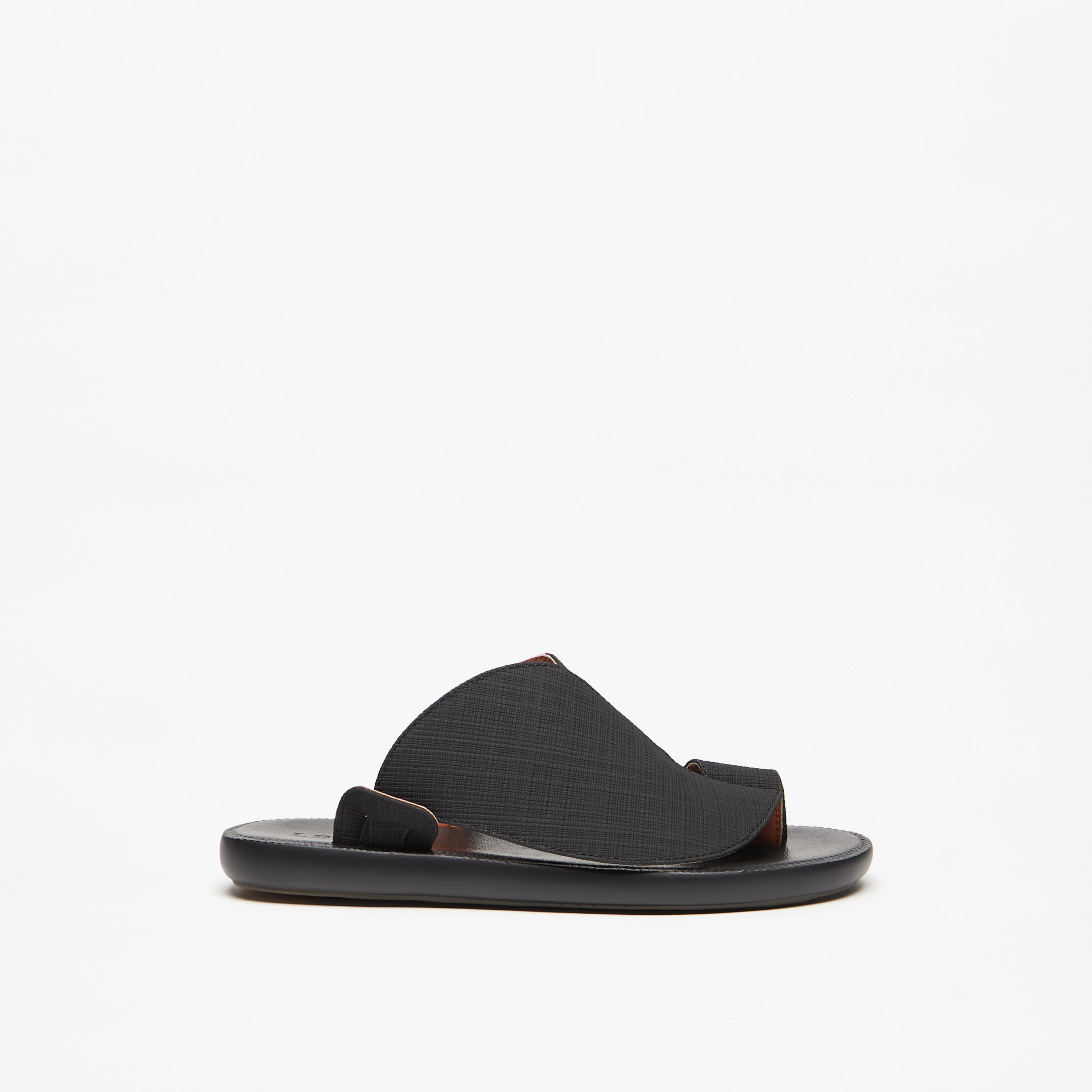 صندل عربي سهل الارتداء بارز الملمس للرجال من إل بي إل من شوإكسبريس-cpmen-footwear-sandals-image-3