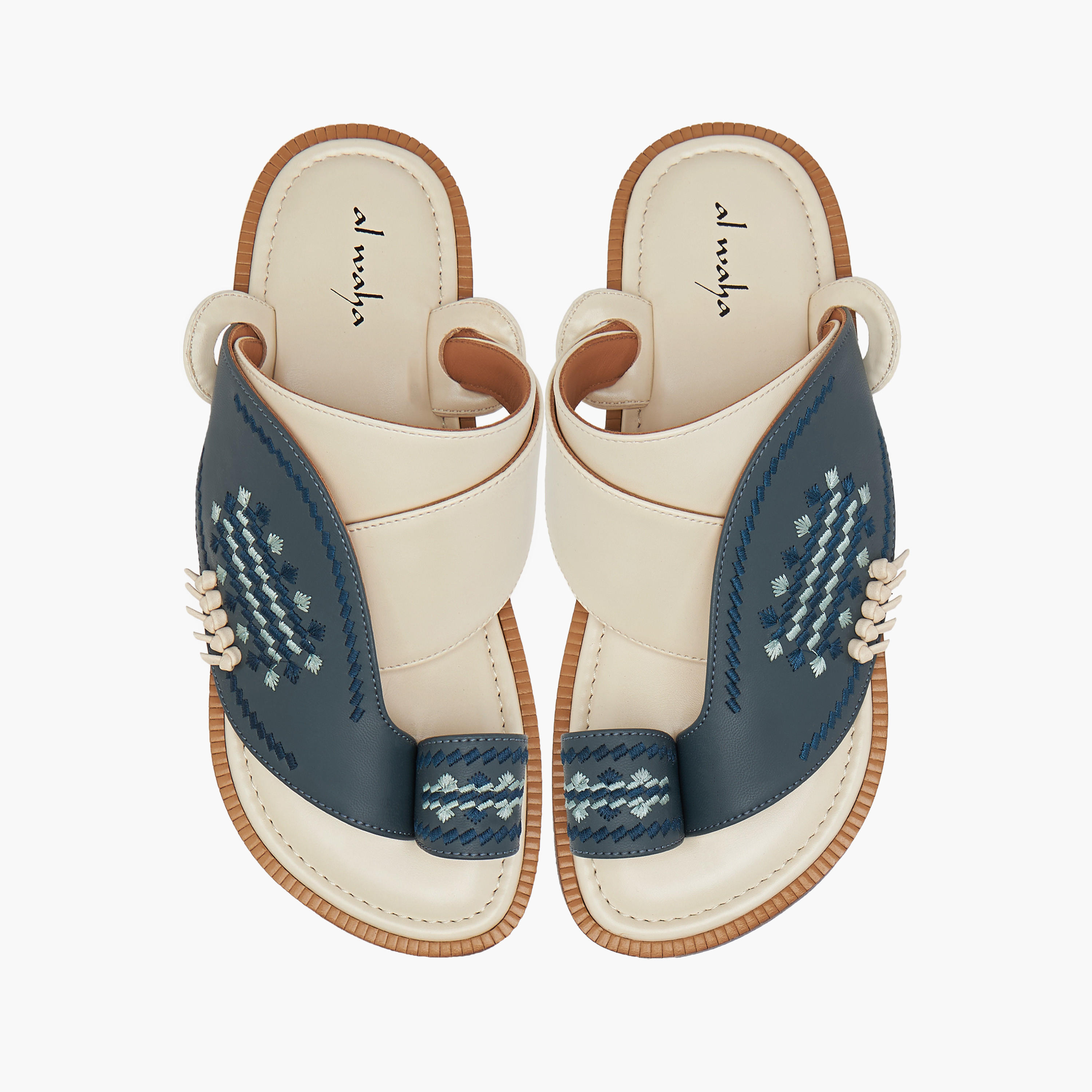 صندل عربي مطرّز سهل الارتداء بحلقة إصبع من الواحة-boys-shoes-sandals-image-1