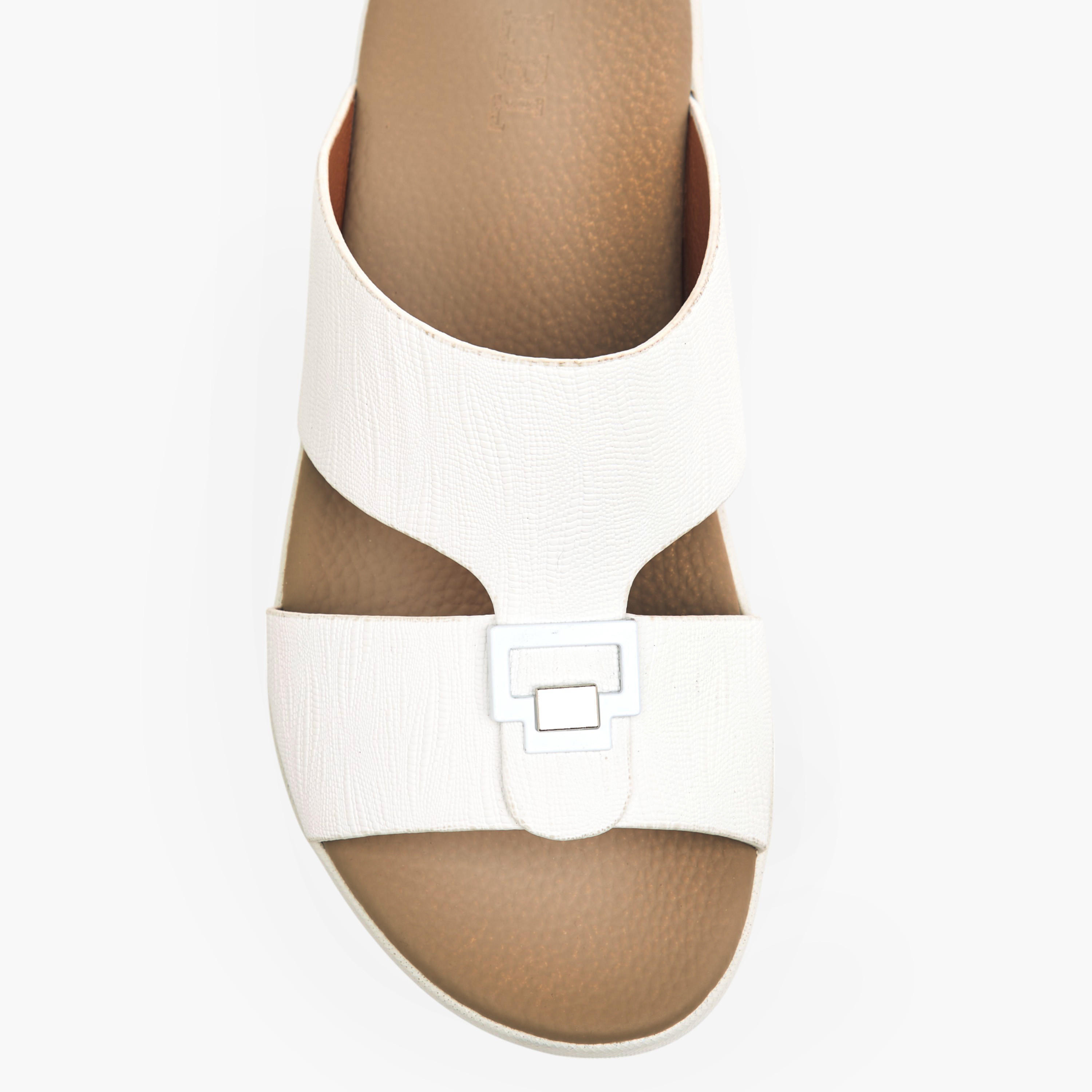 صندل عربي سهل الارتداء بزينة معدنية إل بي إل من شو إكسبريس-boys-shoes-sandals-image-7