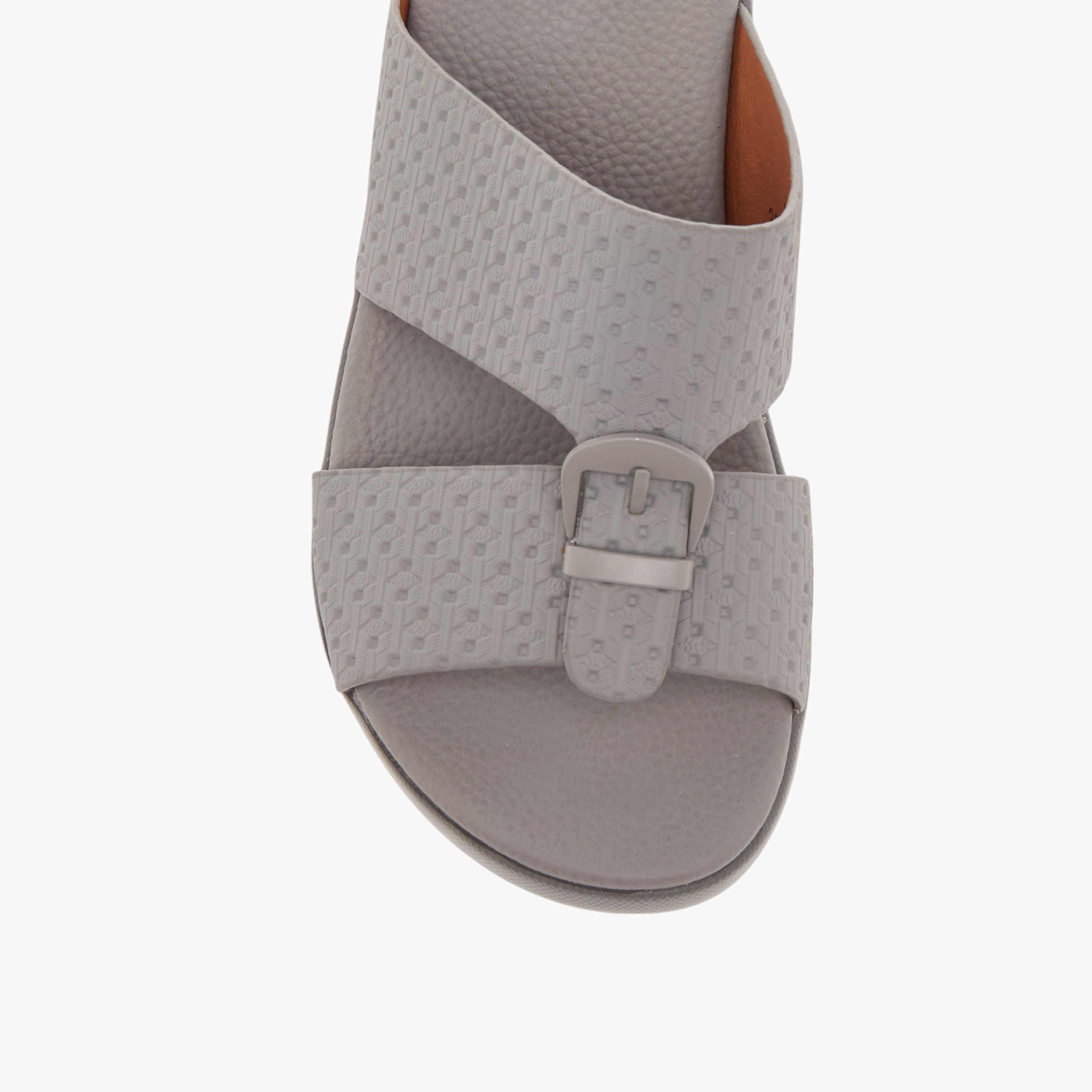 صندل عربي سهل الارتداء بزينة إبزيم إل بي إل من شو إكسبريس-boys-shoes-sandals-image-7