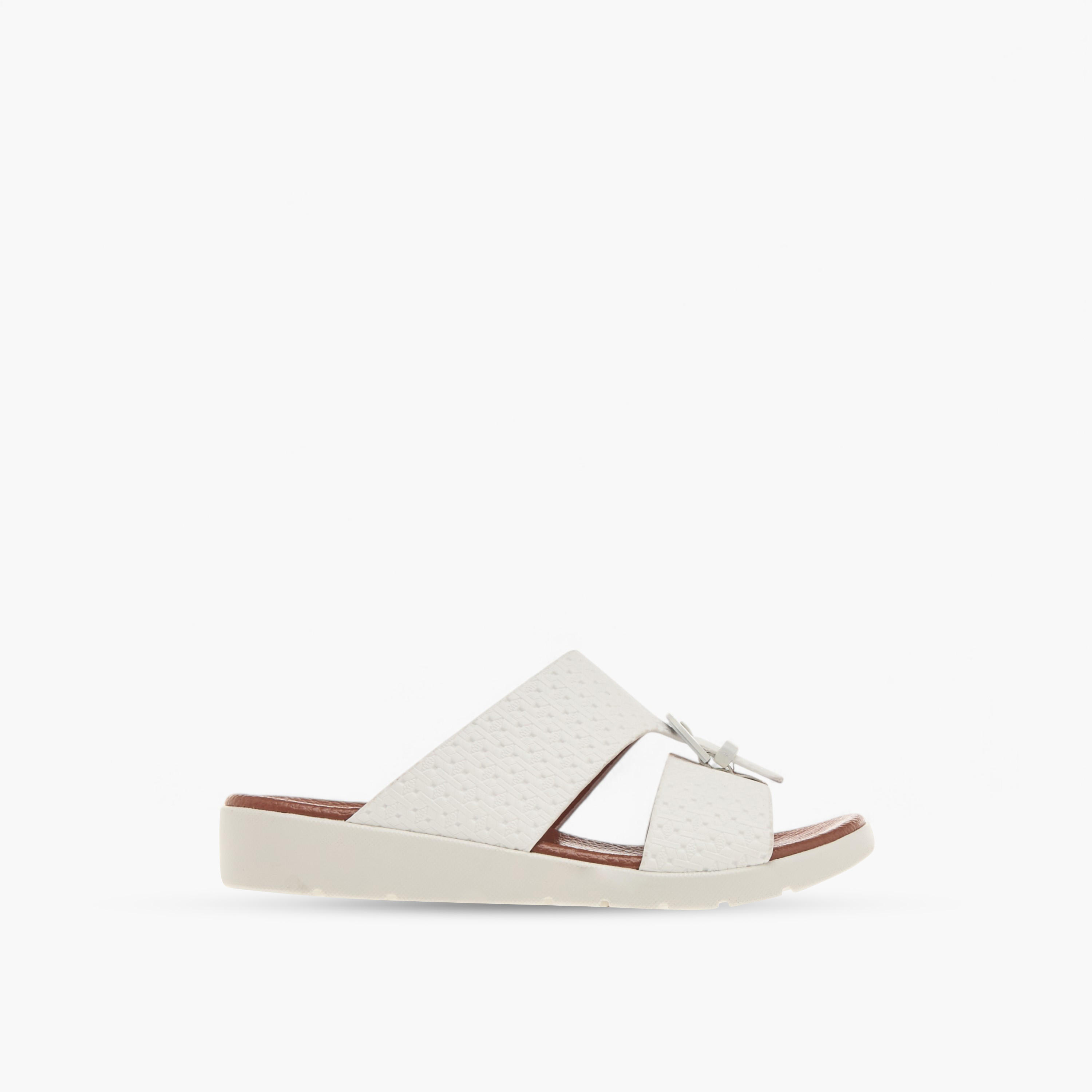صندل عربي سهل الارتداء بزينة إبزيم إل بي إل من شو إكسبريس-boys-shoes-sandals-image-10