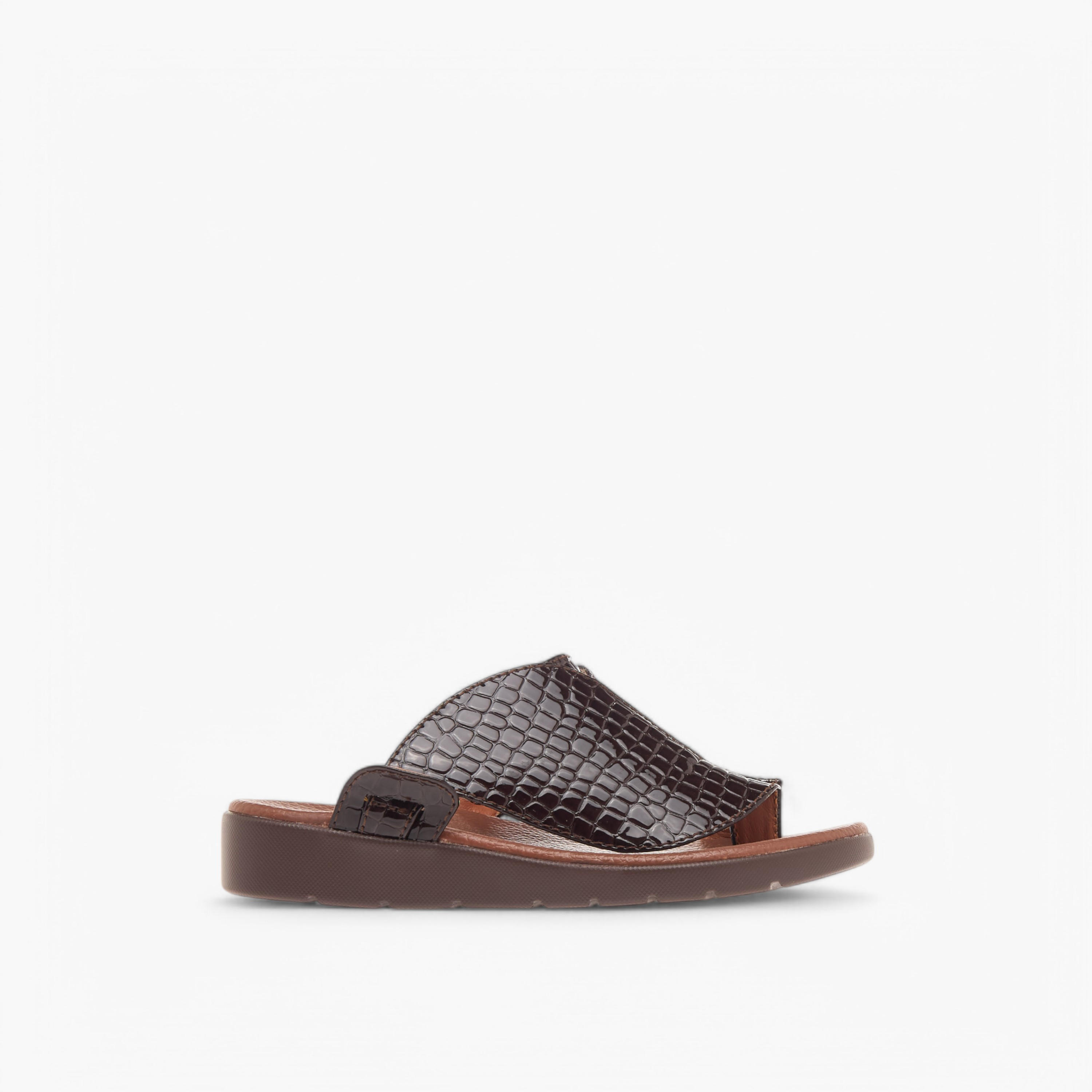 صندل عربي سهل الارتداء بارز الملمس من إل بي إل من شو إكسبريس-boys-shoes-sandals-image-2